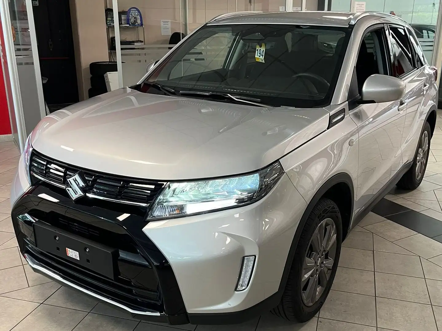 Suzuki Vitara 1.4h Cool+ 2wd  da 21.990€ ! Zilver - 1