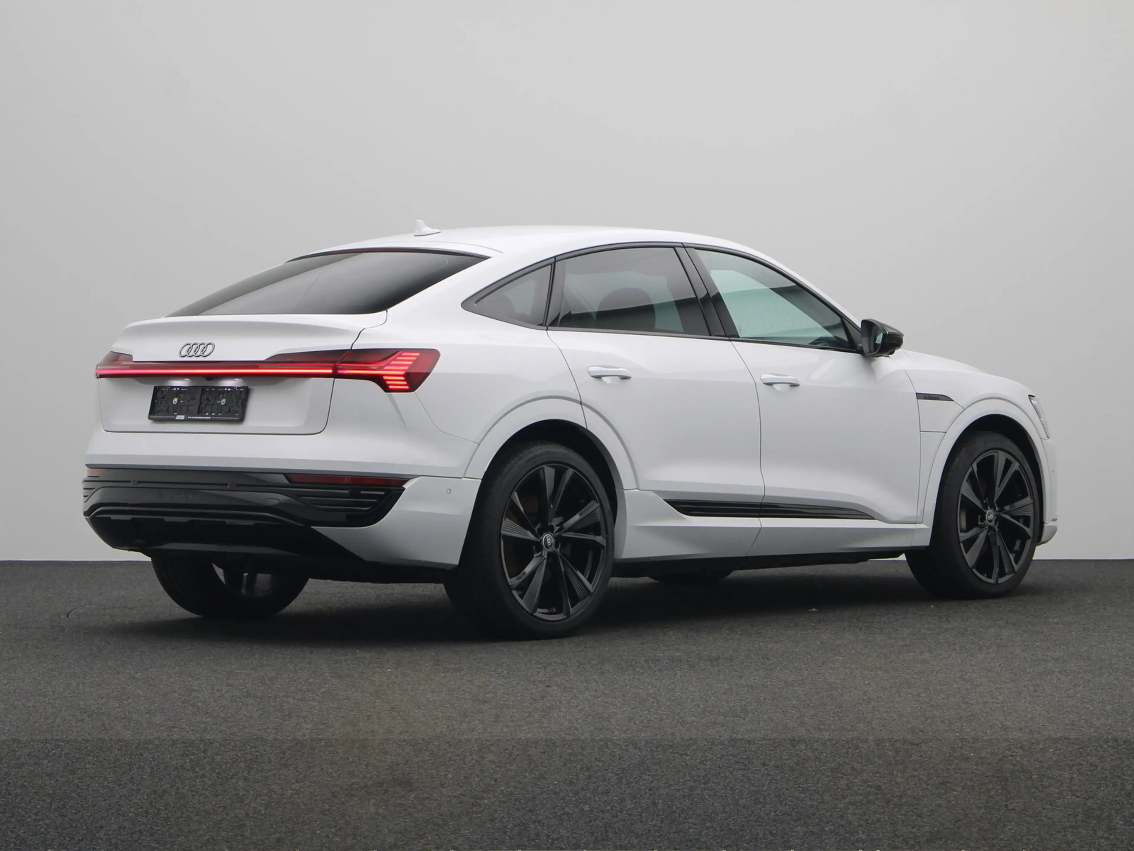 Audi Q8 50 QUATTRO 340 PK — photo 3