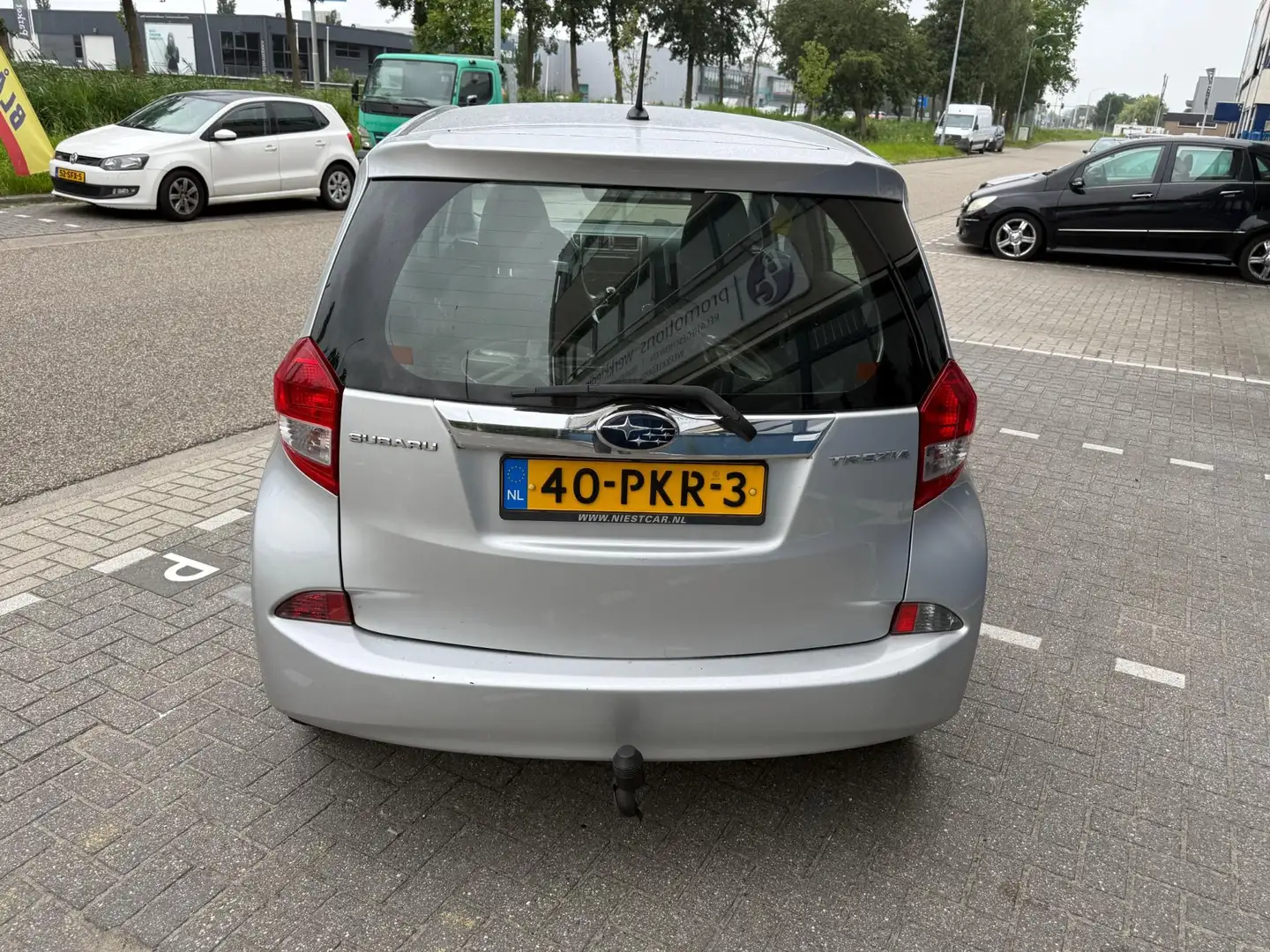 Subaru Trezia 1.3 Luxury ** ZELFDE ALS TOYOTA VERSO S *** Grijs - 2