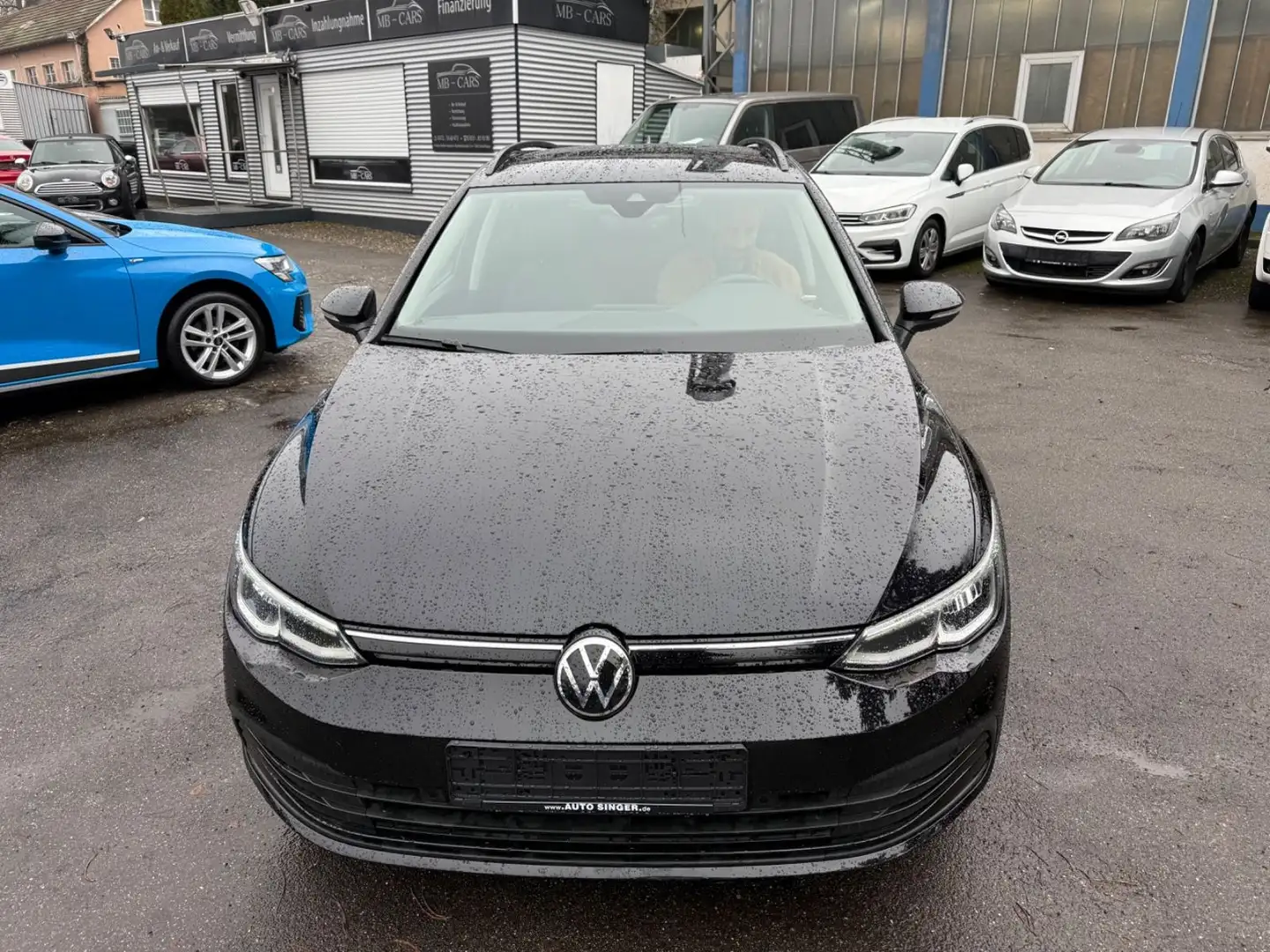 Volkswagen Golf VIII Variant Life TGI*AUTO*LED*NAVI*KAM*VIR Schwarz - 2