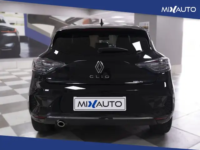Renault Clio view 4