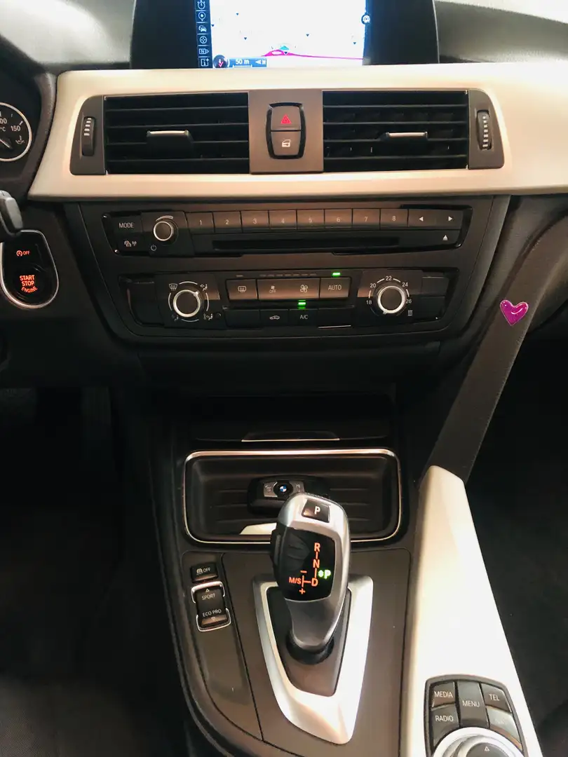 BMW 320 320d Touring xdrive Modern Gris - 2