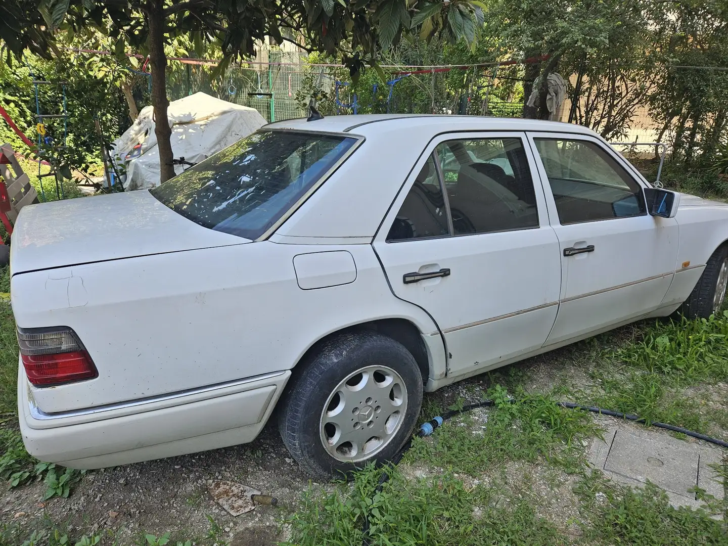 Mercedes-Benz E 200 Classic - 2