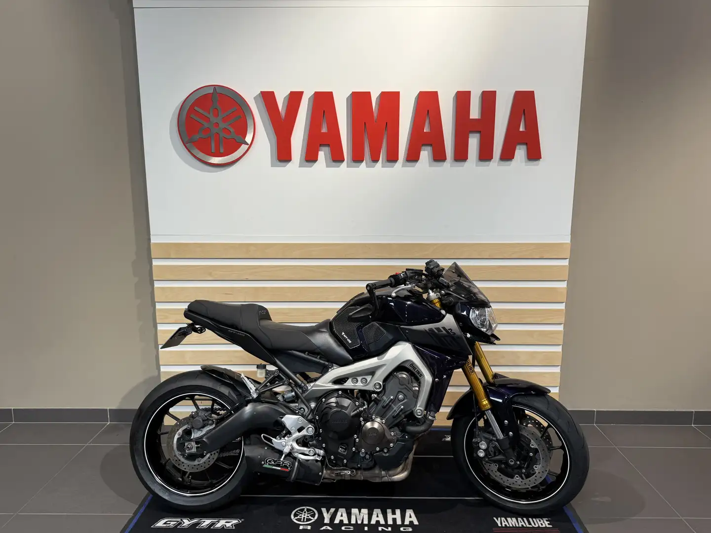 Yamaha MT-09 - 1