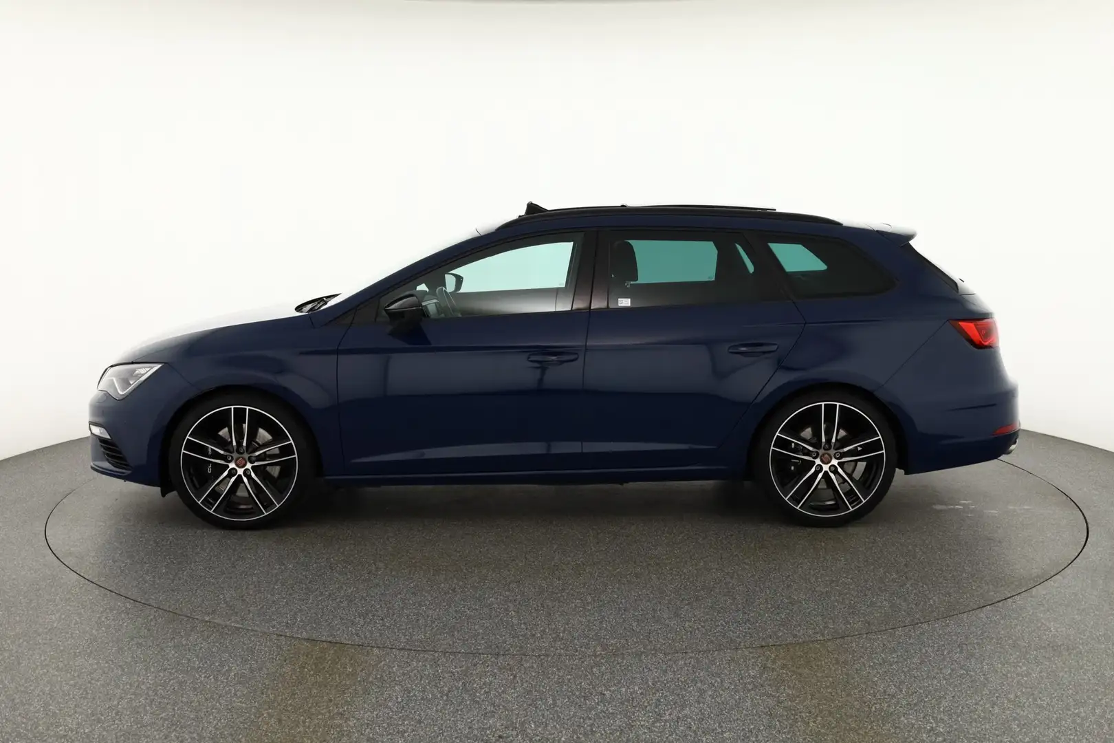 SEAT Leon ST 2.0 TSI DSG Cupra 300 4Drive Panorama Blau - 2