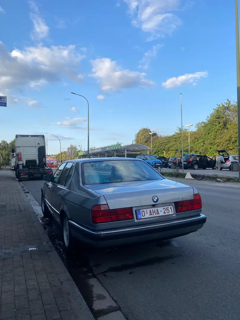 BMW 730 Szürke - 2