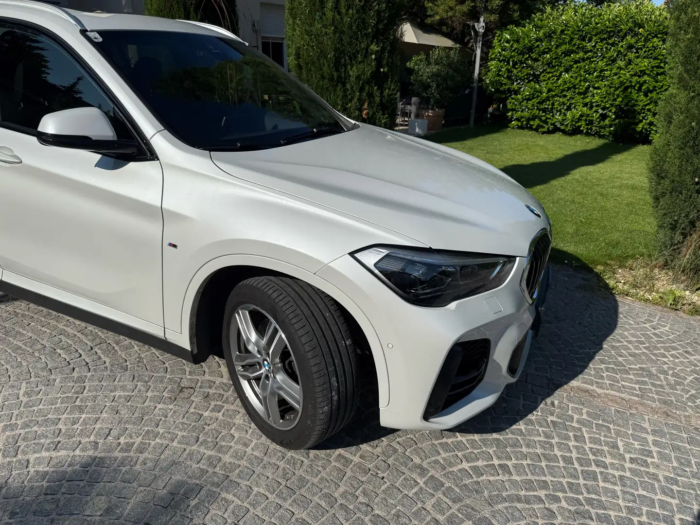 BMW X1 xDrive 20d Weiß - 1