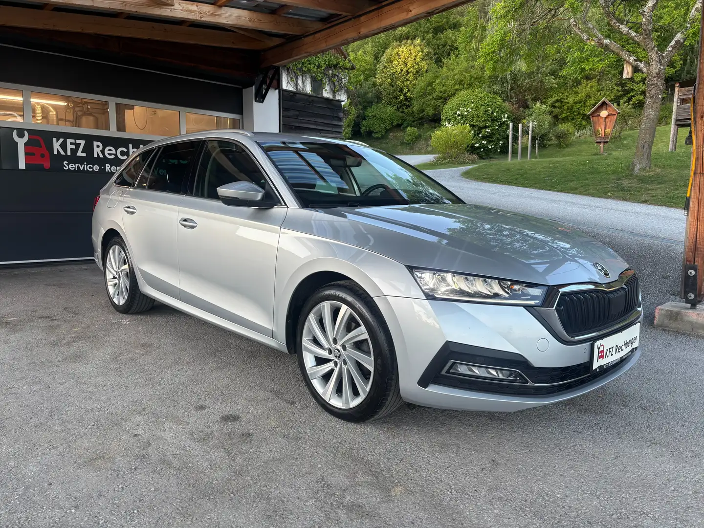 Skoda Octavia STYLE LED SHZ HUD MULTI NAVI APP KAMERA NAVI 18Z Silber - 1
