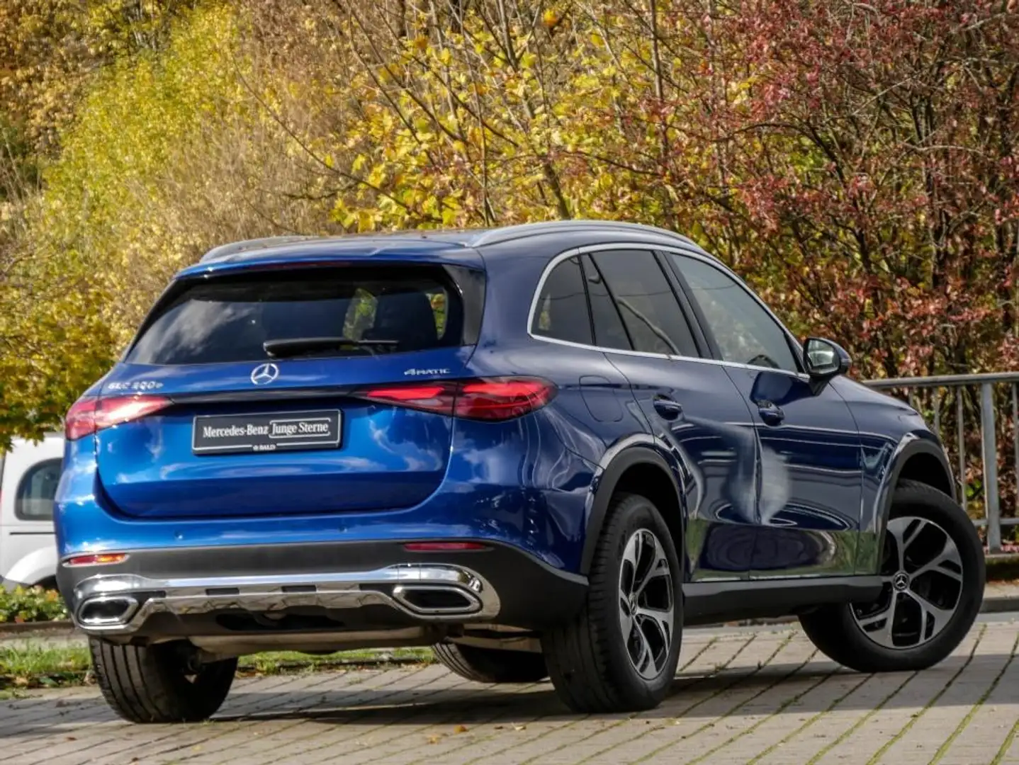 Mercedes-Benz GLC 300 e 4M Avantgarde/Pano/AHK/Digital/360/18" Bleu - 2