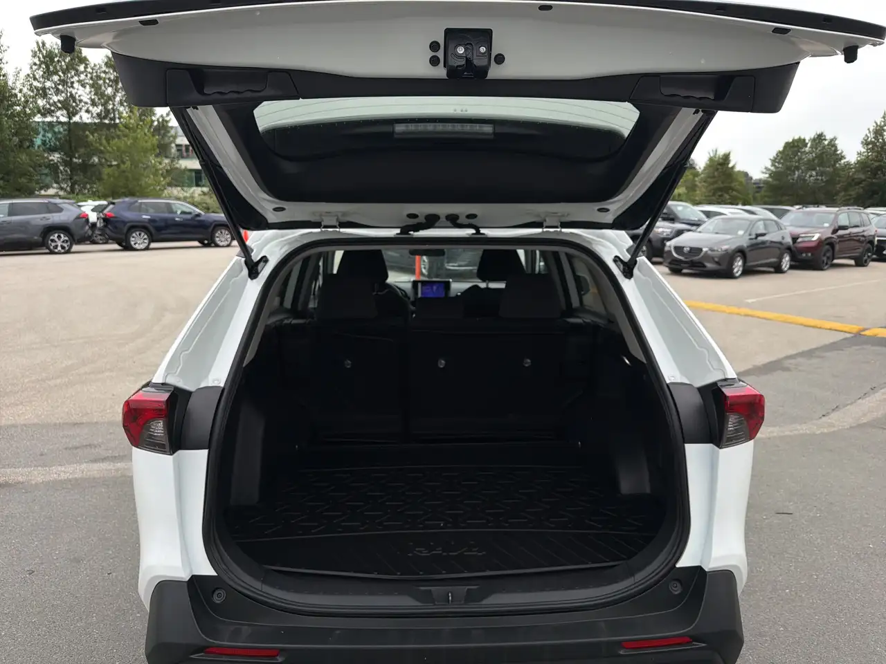Toyota RAV 4 снимка Toyota RAV 4