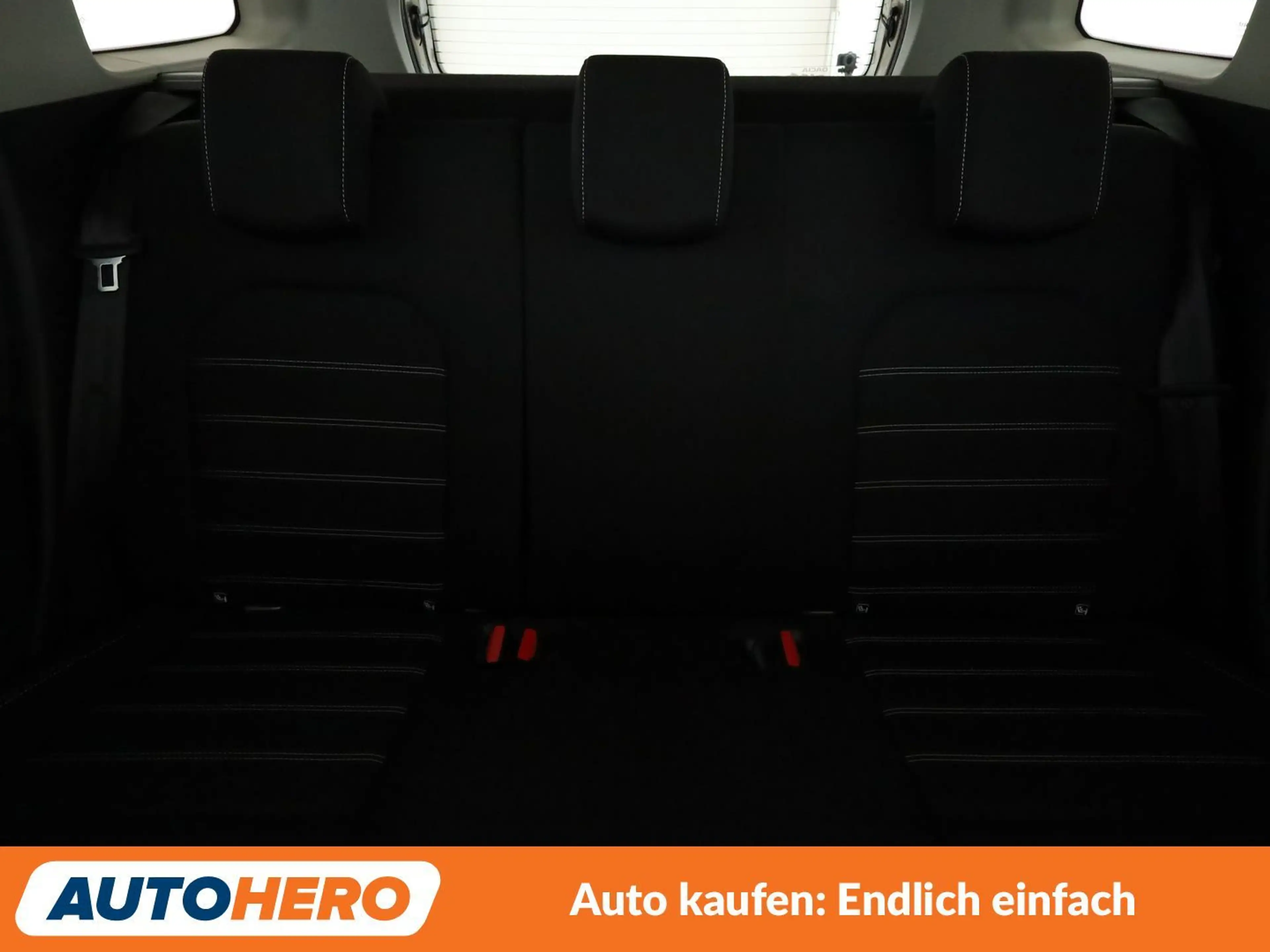 Dacia Duster 1.6 SCe Prestige 4x4 *NAVI*CAM*TEMPO*SHZ*ALU* — photo 15