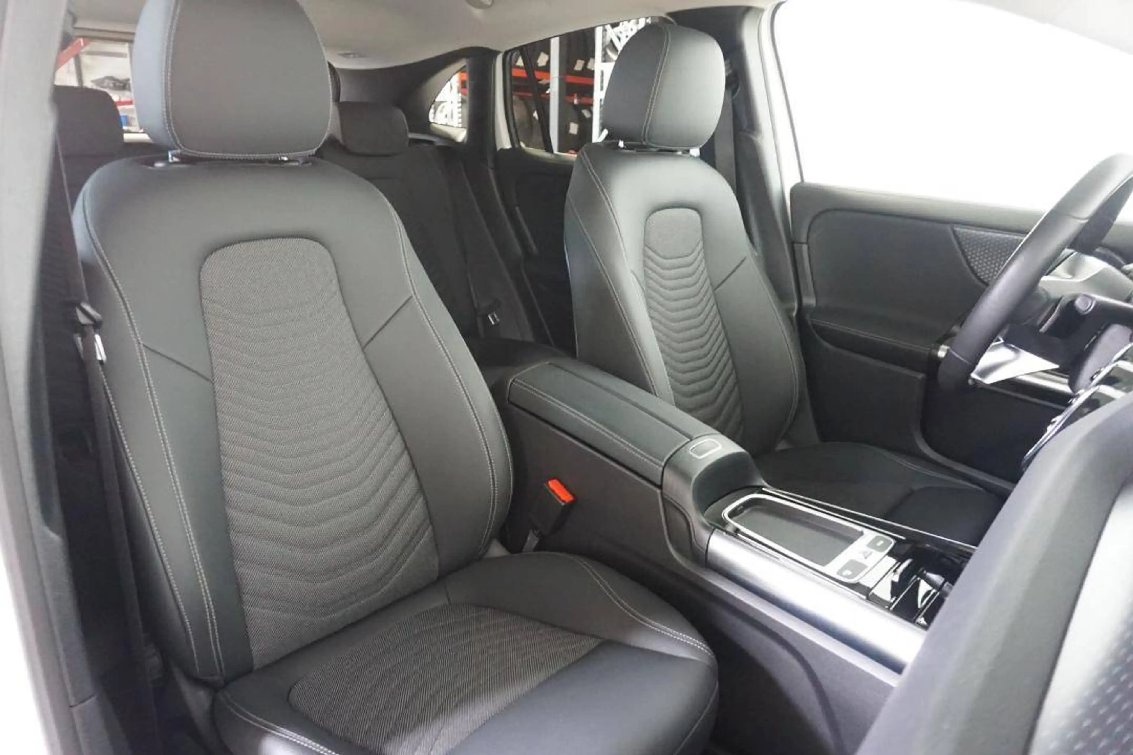 Mercedes-Benz EQA 250 RIJASSISTENTIE PAKKET - TREKHAAK — photo 4