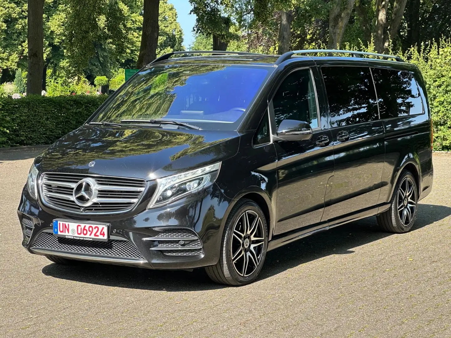 Mercedes-Benz V 200 V 250d*4-MATIC*EXTRA-LANG*AMG-LINE*360*8-SITZER* Fekete - 2