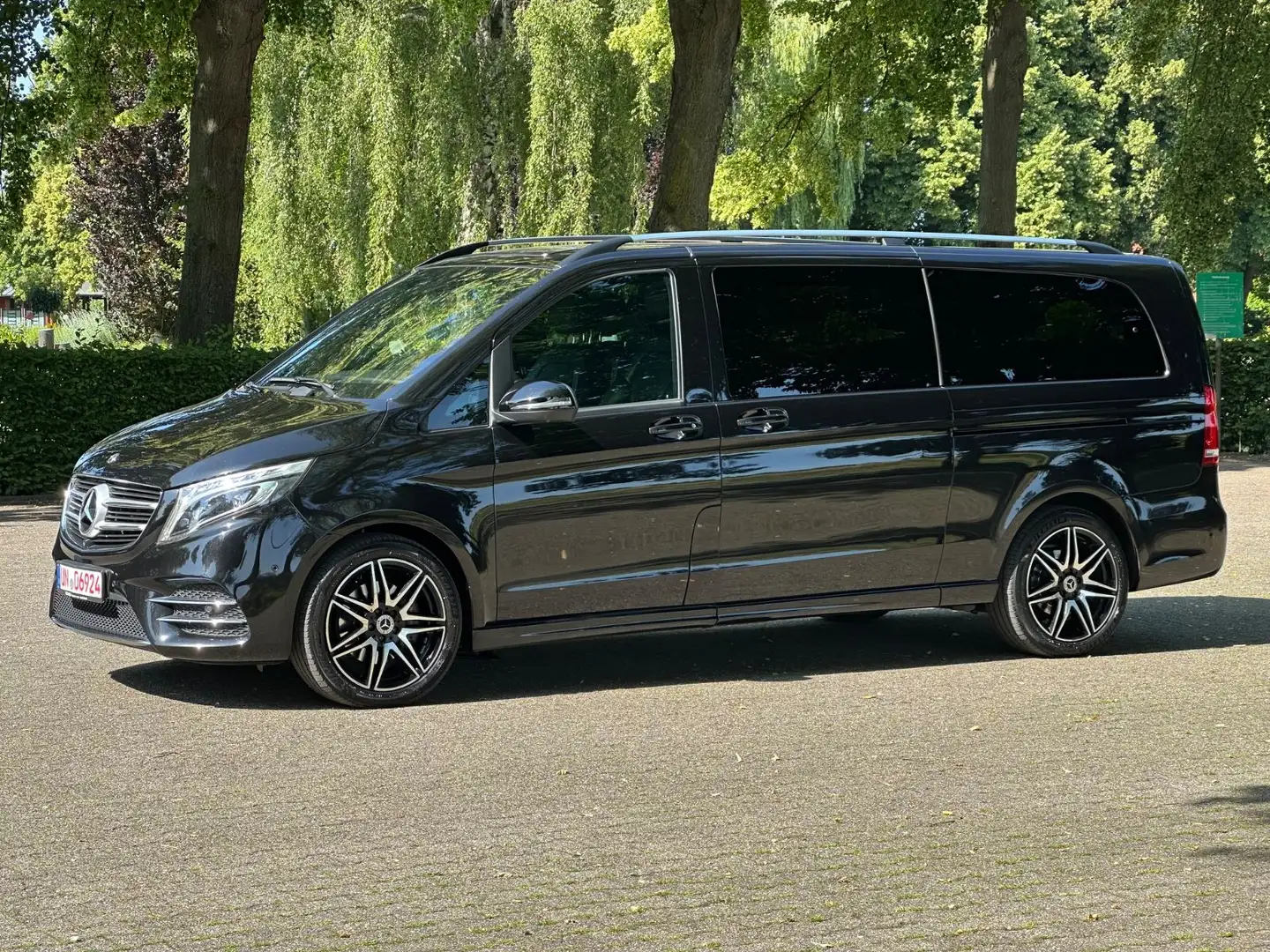 Mercedes-Benz V 200 V 250d*4-MATIC*EXTRA-LANG*AMG-LINE*360*8-SITZER* Fekete - 1