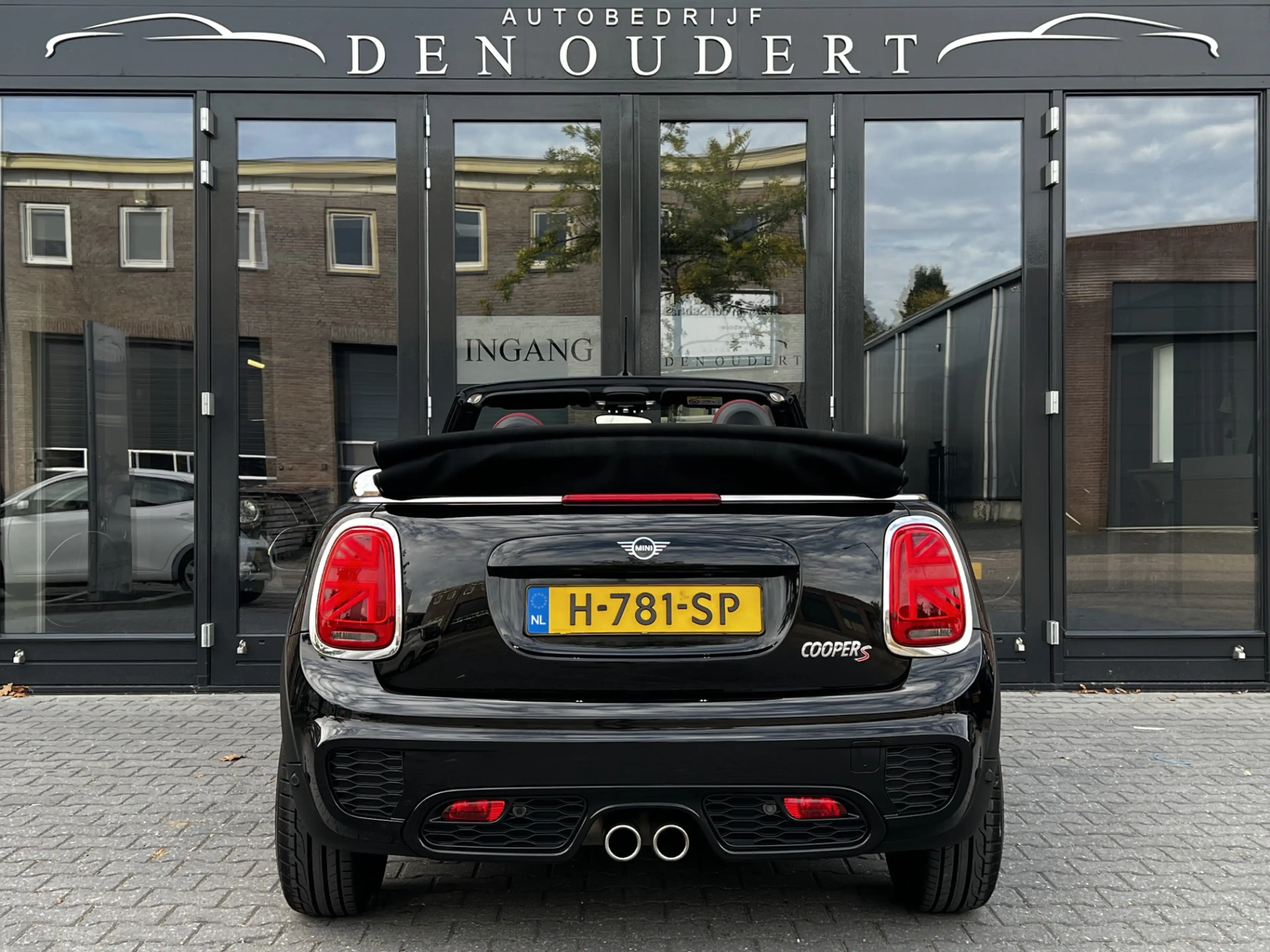 MINI Cooper S Cabrio 2.0 John Cooper Works JCW / 18INCH / LED 2019 — photo 17