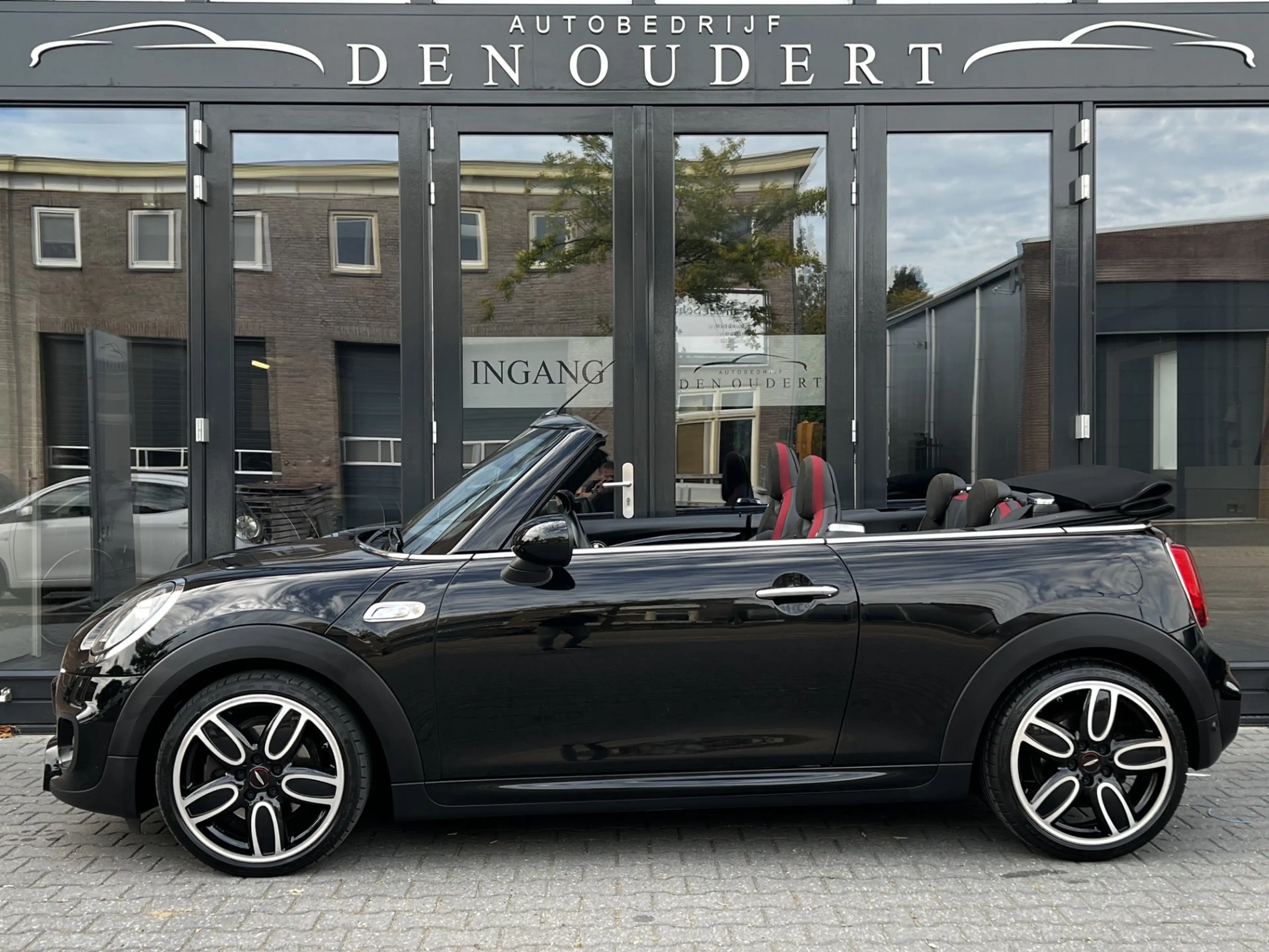 MINI Cooper S Cabrio 2.0 John Cooper Works JCW / 18INCH / LED 2019 — photo 4