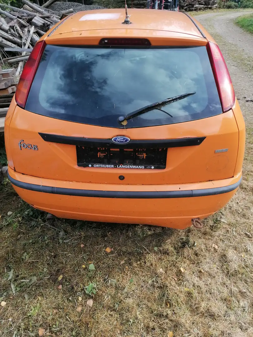Ford Focus Ambiente+ 1,8 TDdi Orange - 2