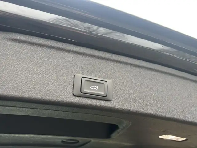 Audi A4 view 12