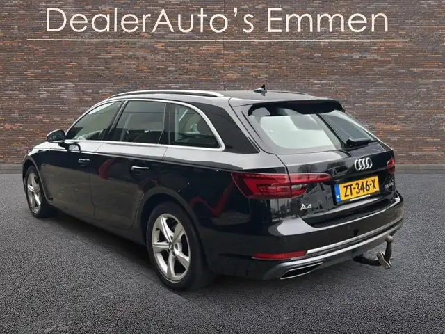 Audi A4 view 3