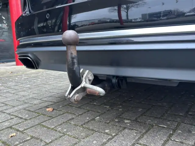 Audi A4 view 13
