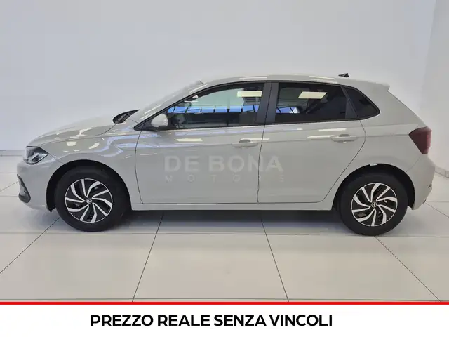 Volkswagen Polo view 3