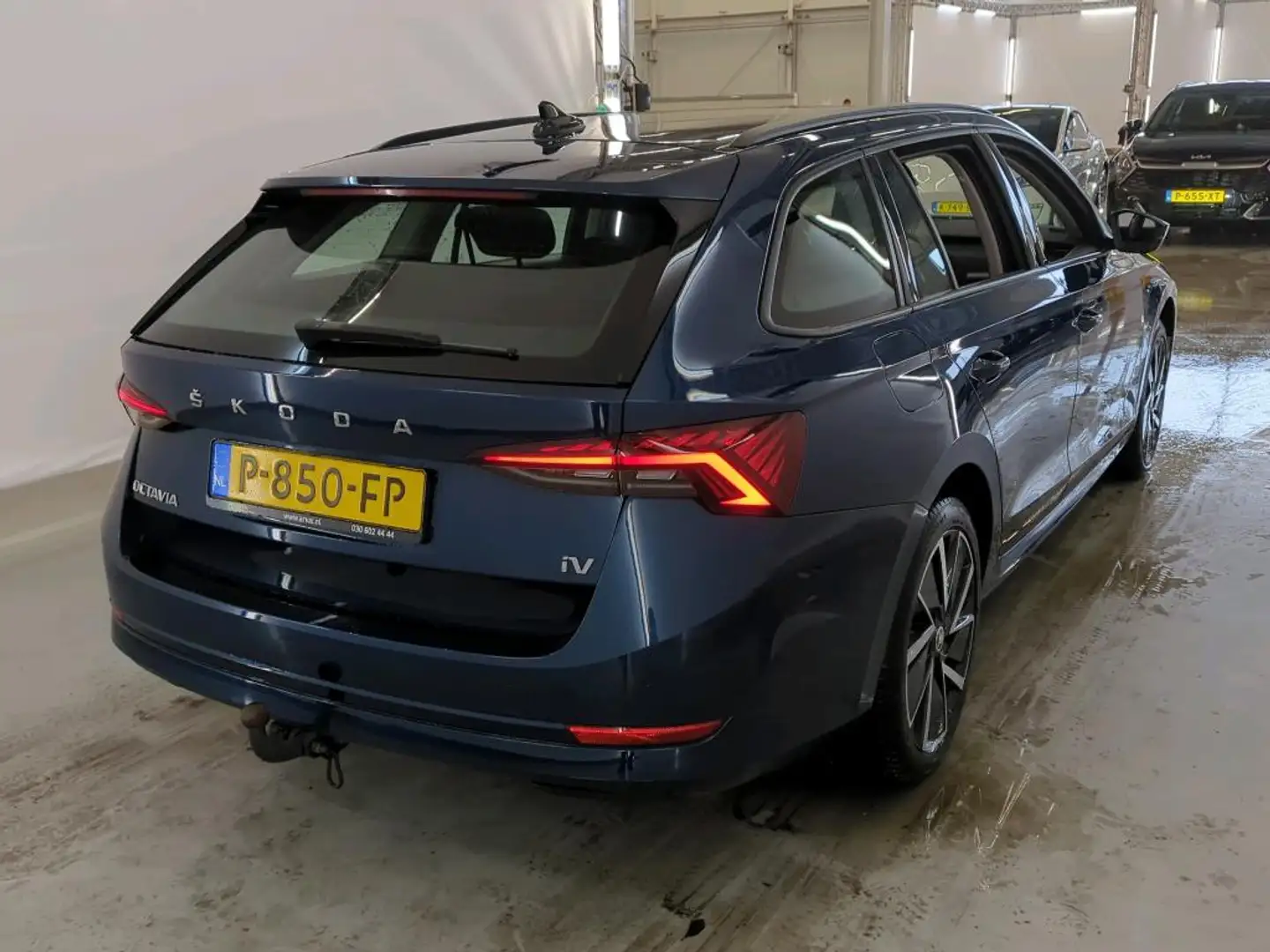 Skoda Octavia Combi 1.4 TSI iV PHEV Business Virtual-Cockpit Ful Blauw - 2