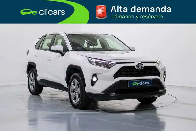 Toyota RAV4 view 3