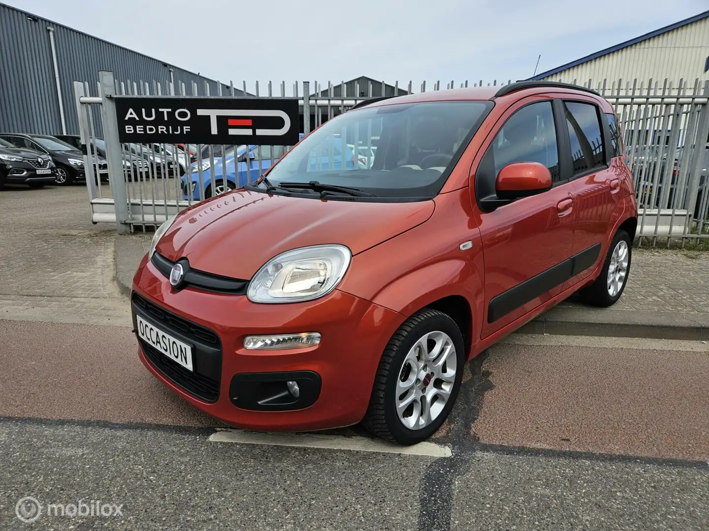 Fiat Panda 0.9 TwinAir Lounge Rouge - 1