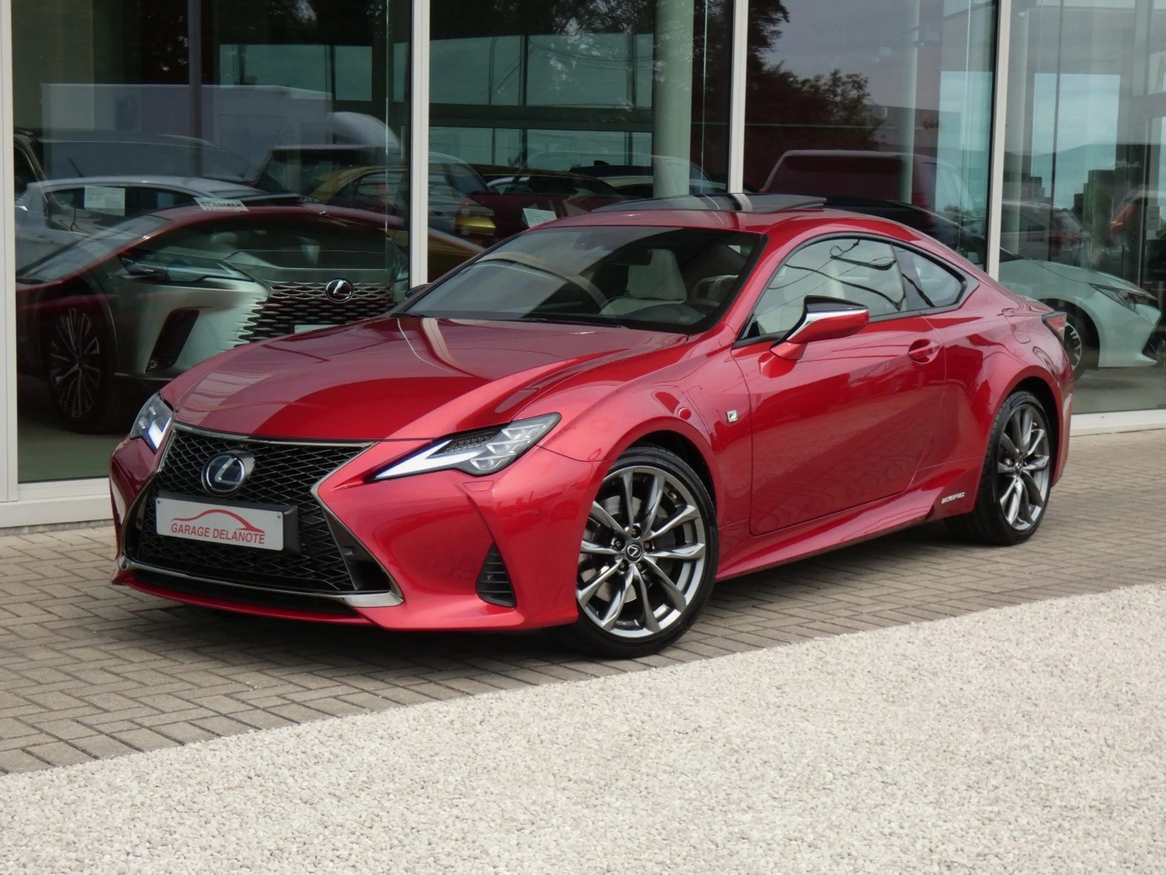 Lexus RC 300h F-SPORT LINE +Open dak +Mark Levinson +Carplay