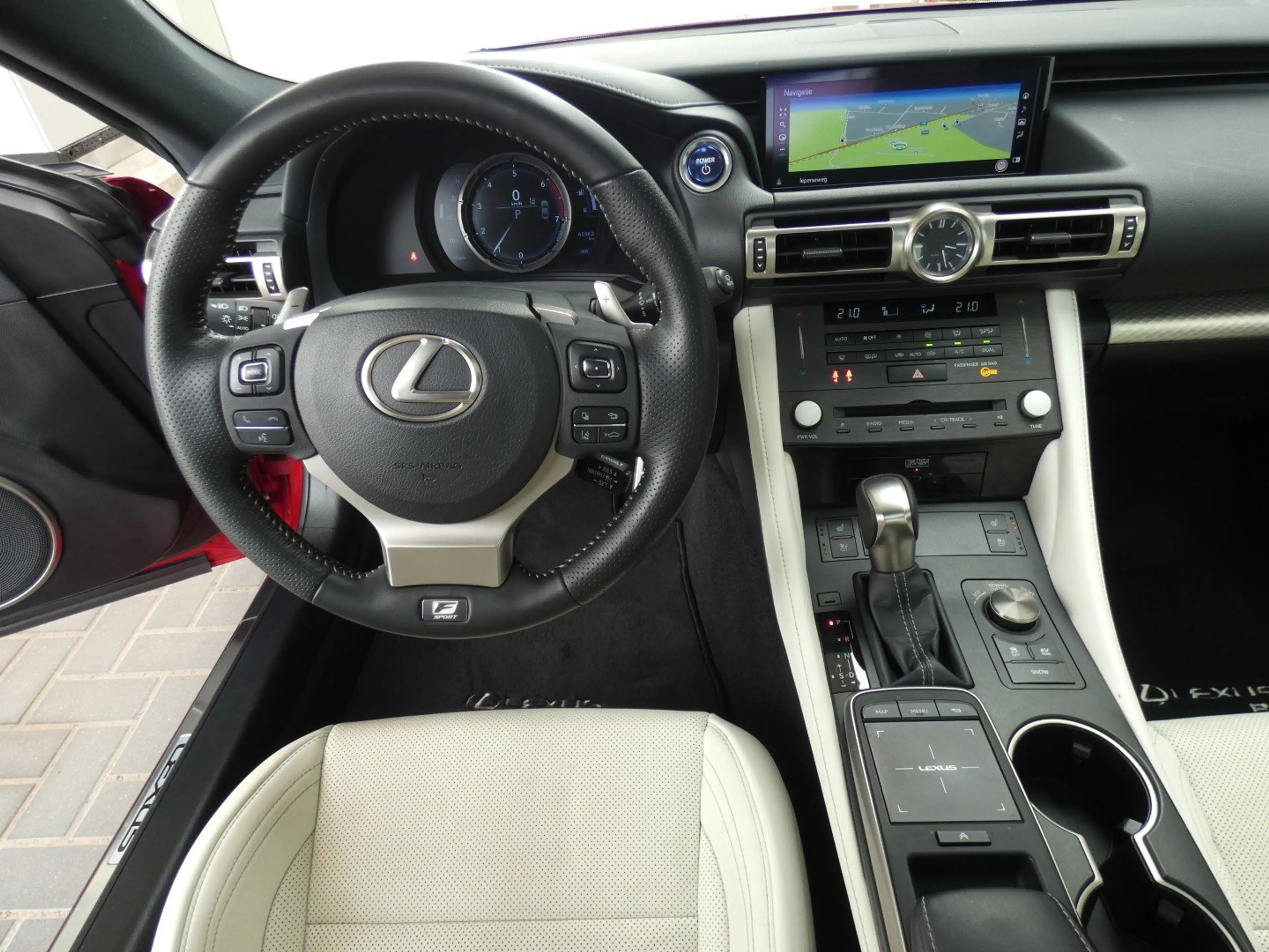 Lexus RC 300h F-SPORT LINE +Open dak +Mark Levinson +Carplay — photo 11