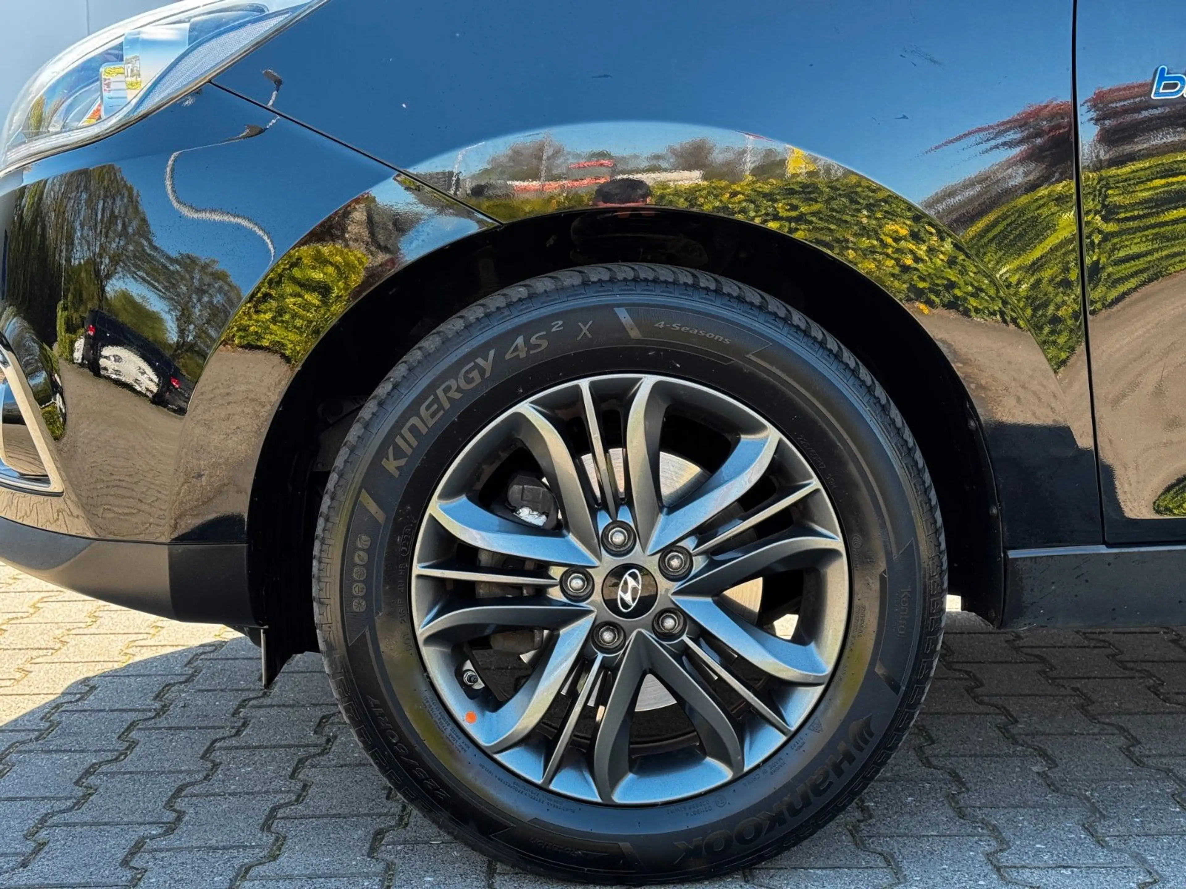 Hyundai iX35 Style 1.Hand *Leder *Panorama *Kamera* — photo 8