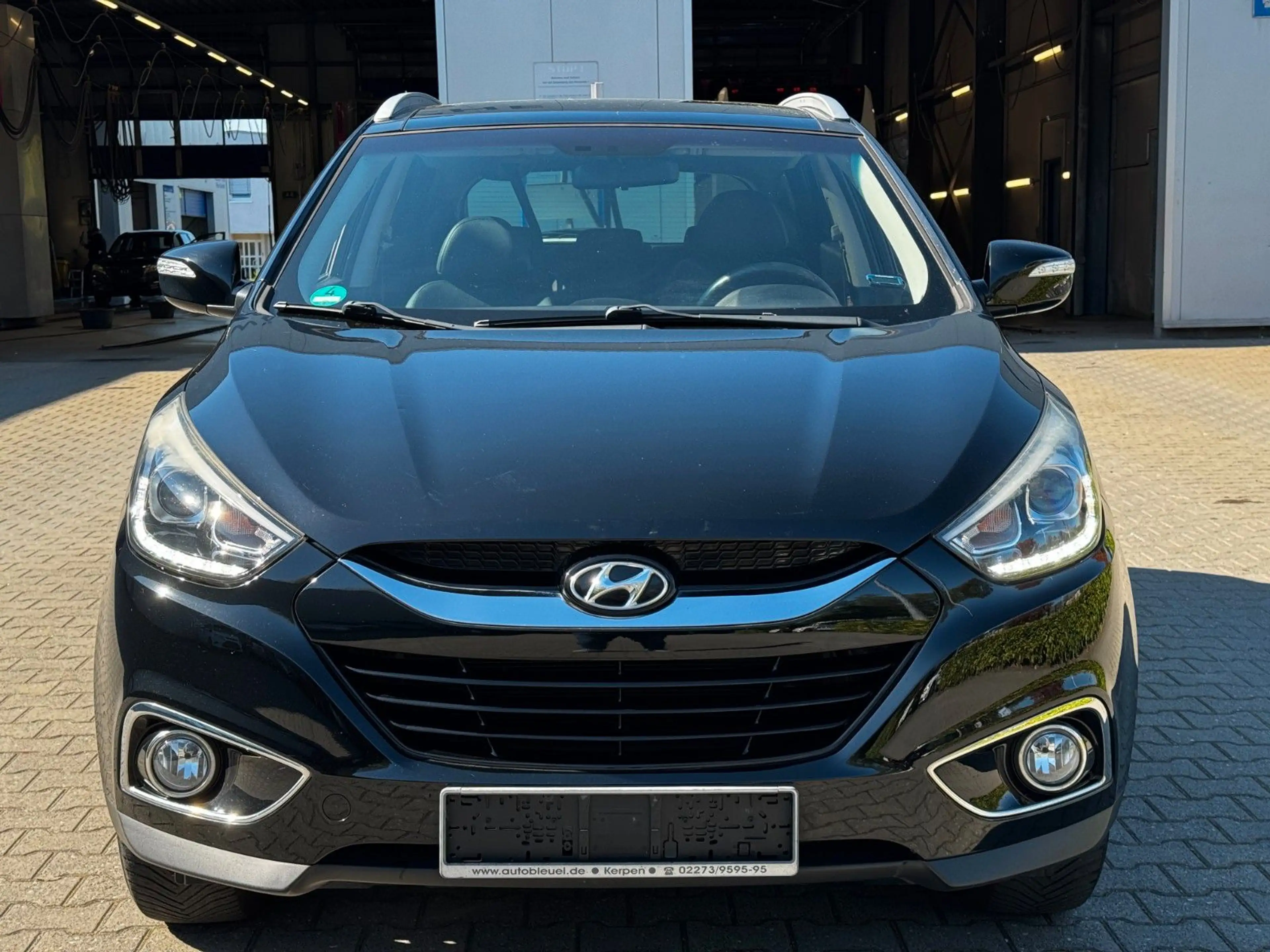Hyundai iX35 Style 1.Hand *Leder *Panorama *Kamera* — photo 4