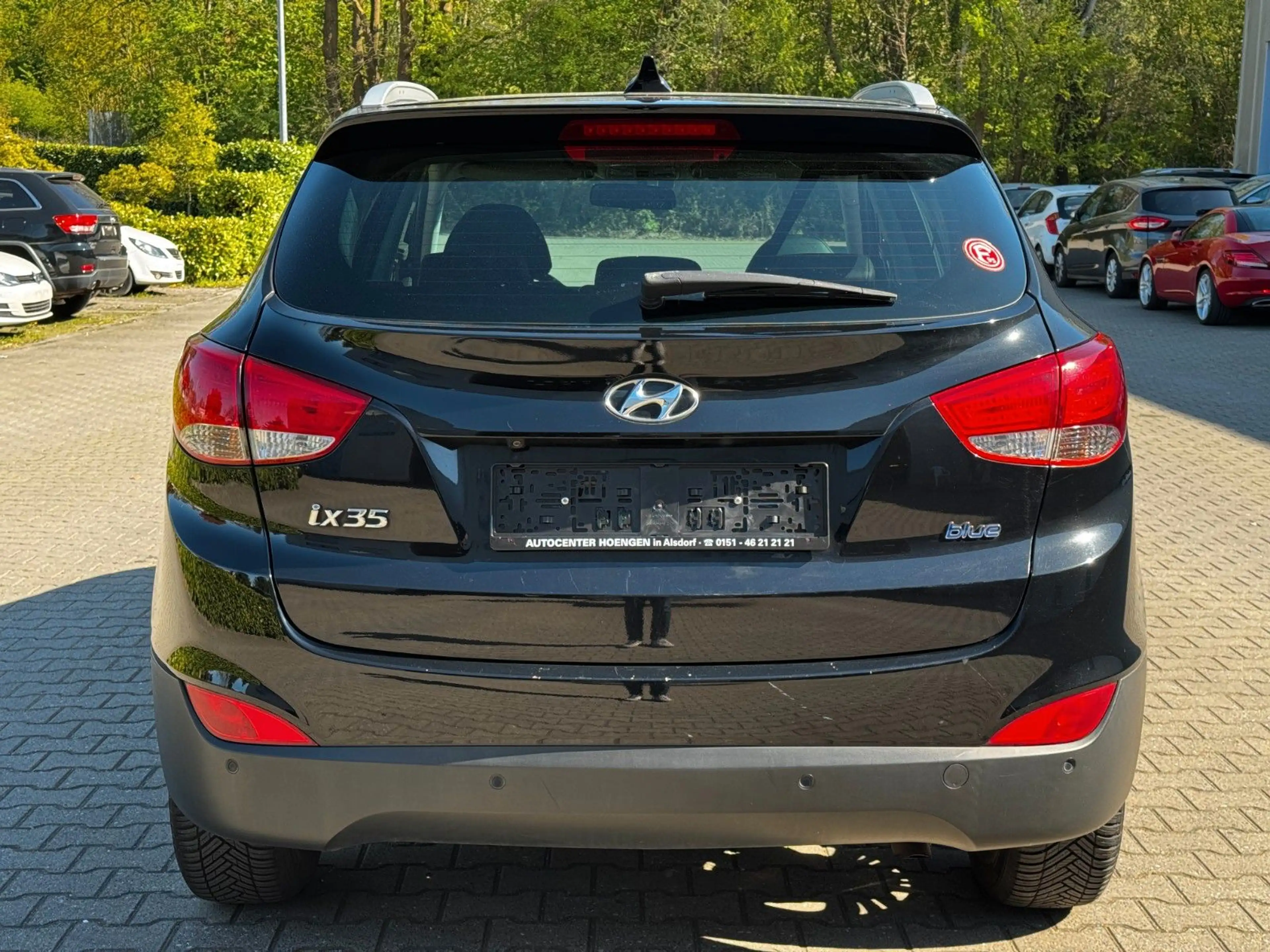 Hyundai iX35 Style 1.Hand *Leder *Panorama *Kamera* — photo 9