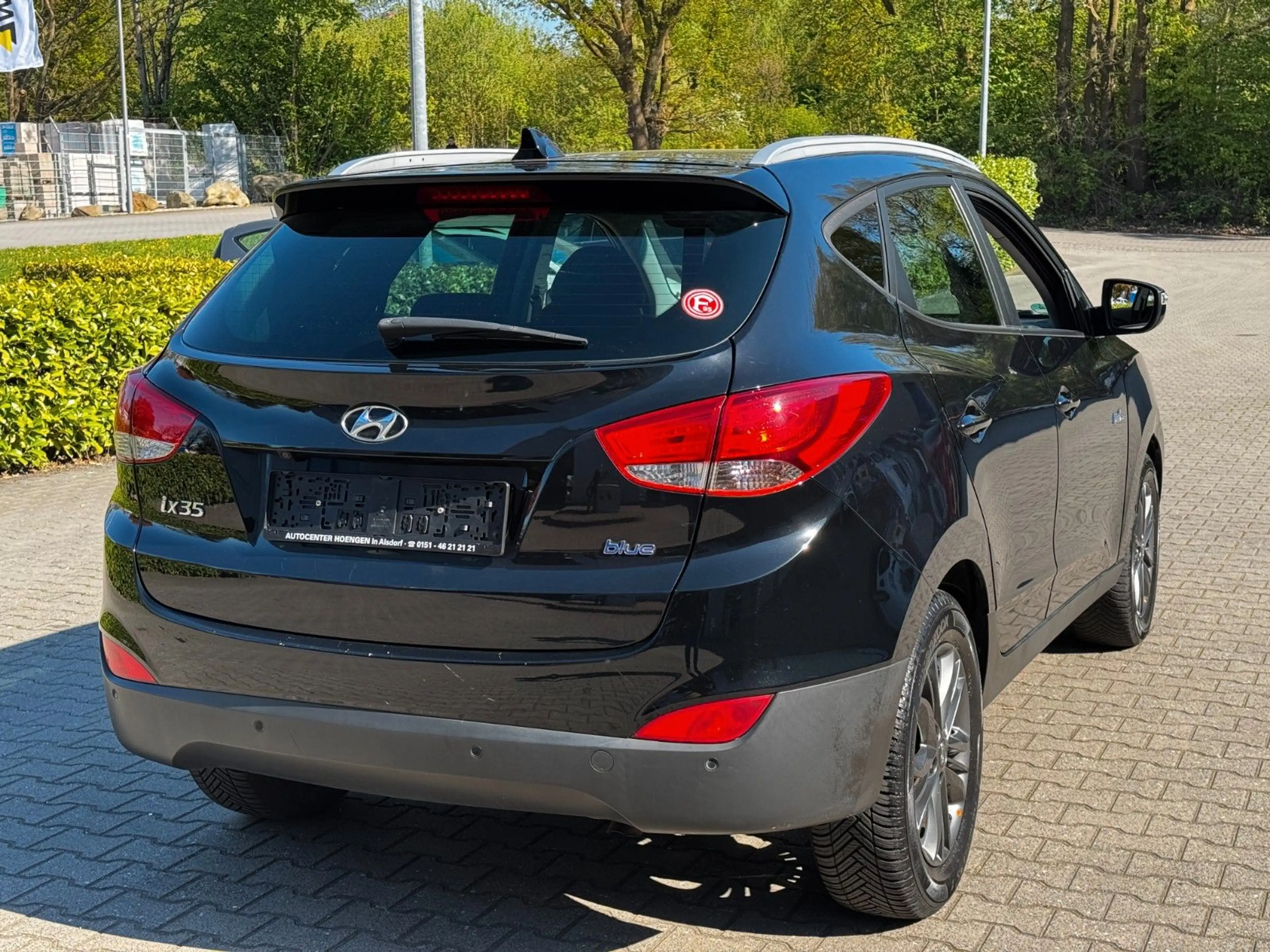 Hyundai iX35 Style 1.Hand *Leder *Panorama *Kamera* — photo 10