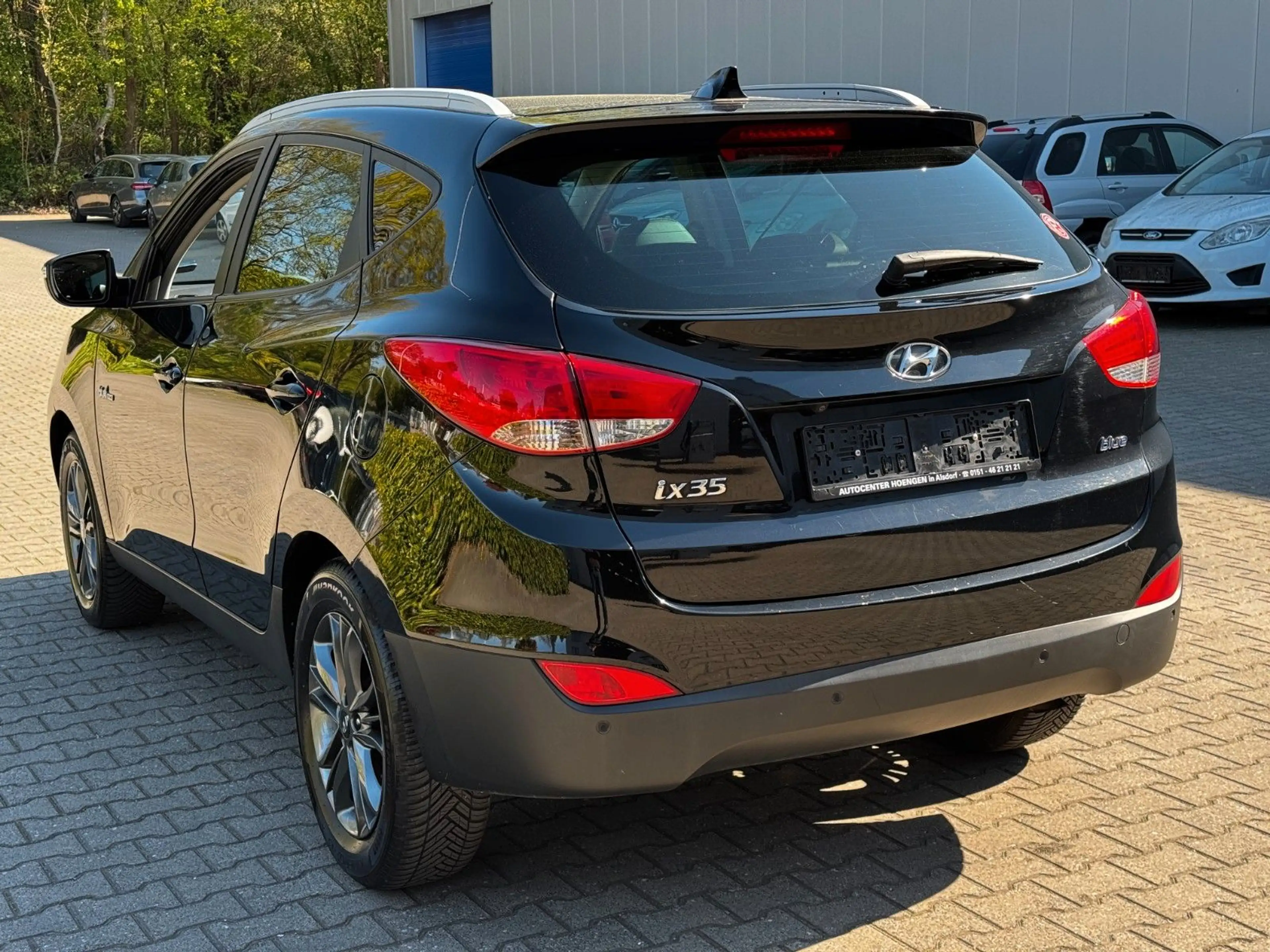 Hyundai iX35 Style 1.Hand *Leder *Panorama *Kamera* — photo 12