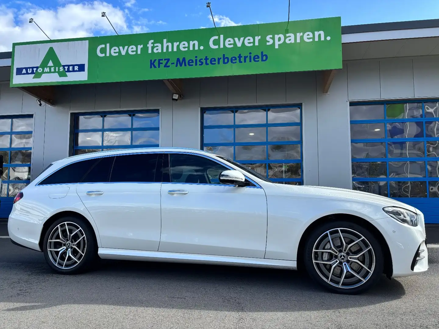 Mercedes-Benz E 450 T 4Matic AMG NAV LED AHK 360° DISTRONIC 19 Blanc - 1