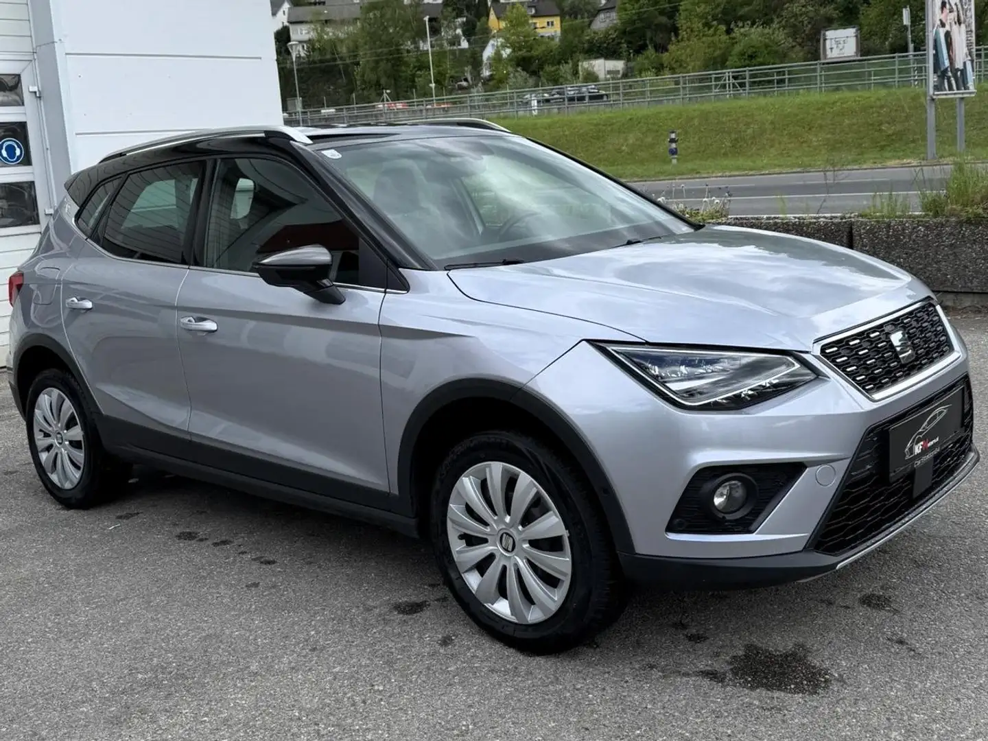 SEAT Arona Xcellence Silber - 1