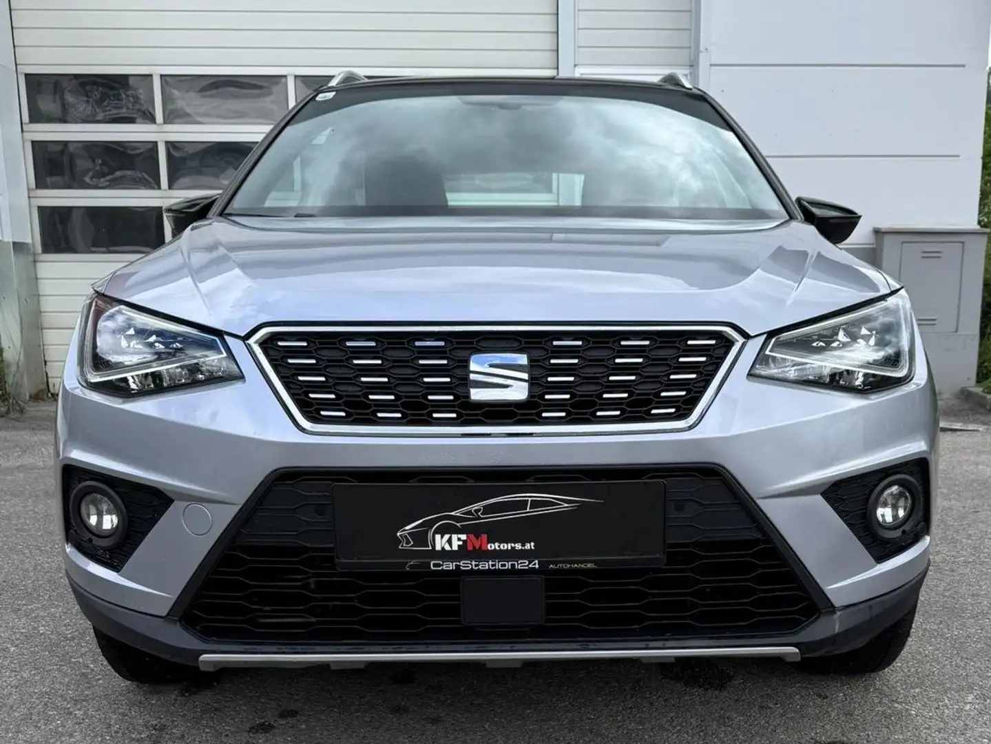 SEAT Arona Xcellence Silber - 2