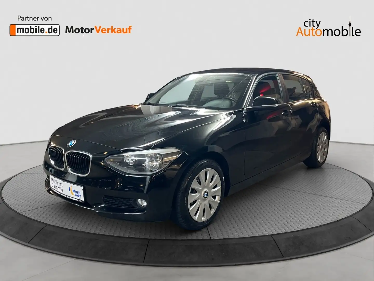 BMW 116 i Lim. 5-trg. /Klimaanlage/PDC Černá - 1
