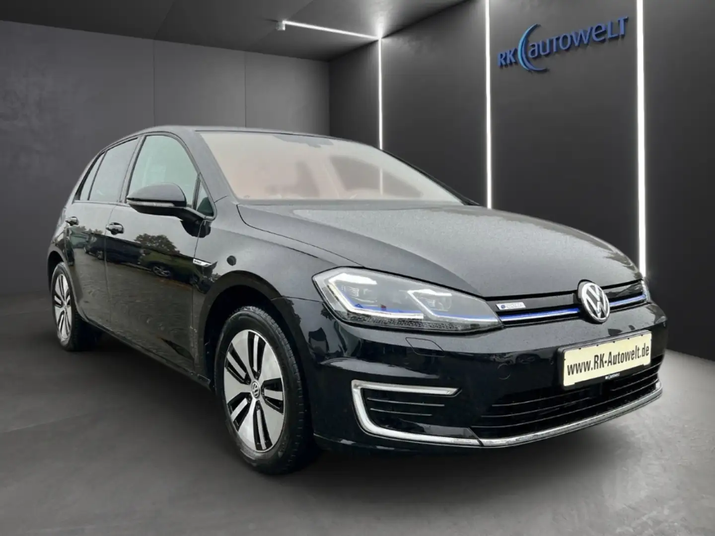 Volkswagen Golf VII e-Golf Navi CCS SHZ Frontscheibe beheizb. PDC Schwarz - 2