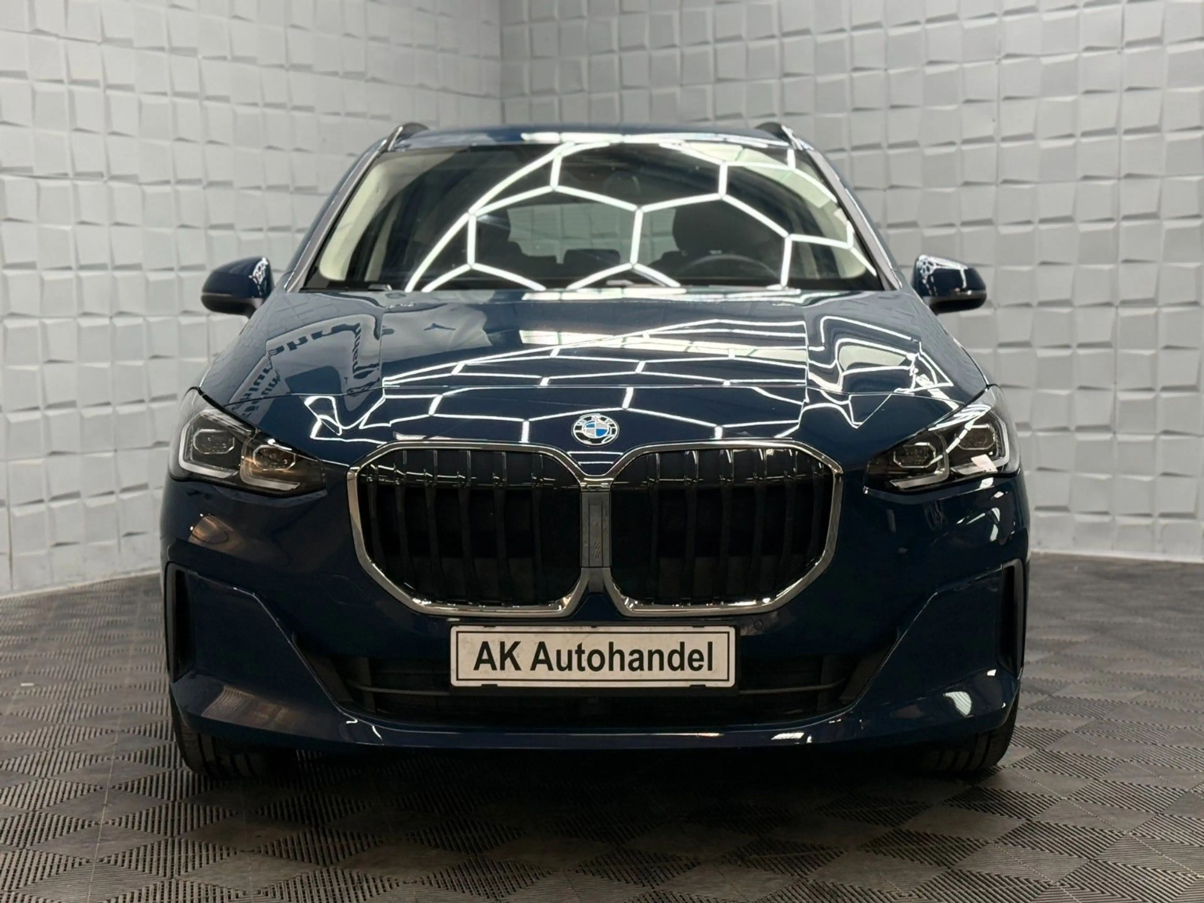 BMW 220 i  Active Tourer Steptronic LED Tempo — photo 2