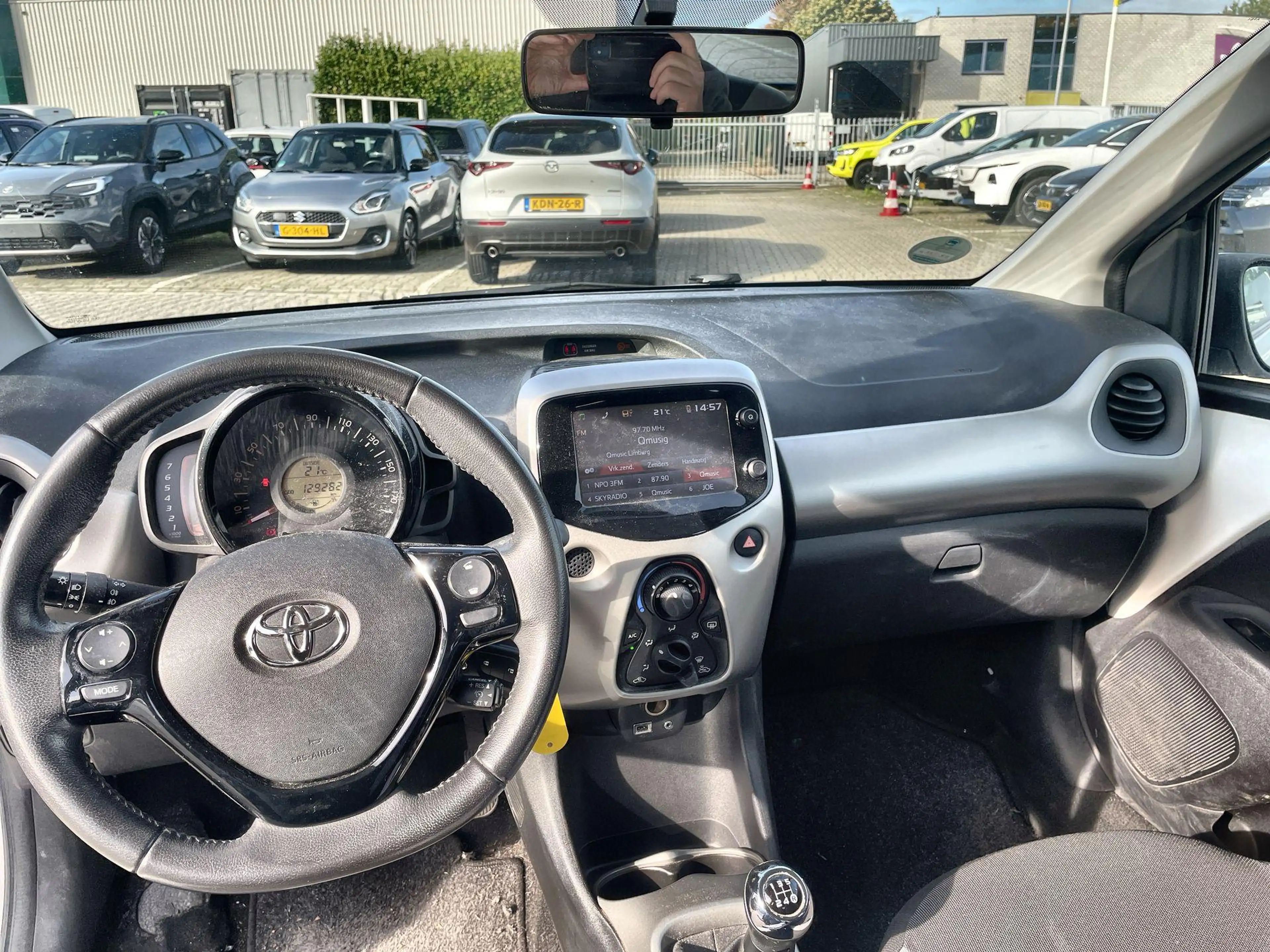 Toyota Aygo 1.0 VVT-i x-play — photo 10