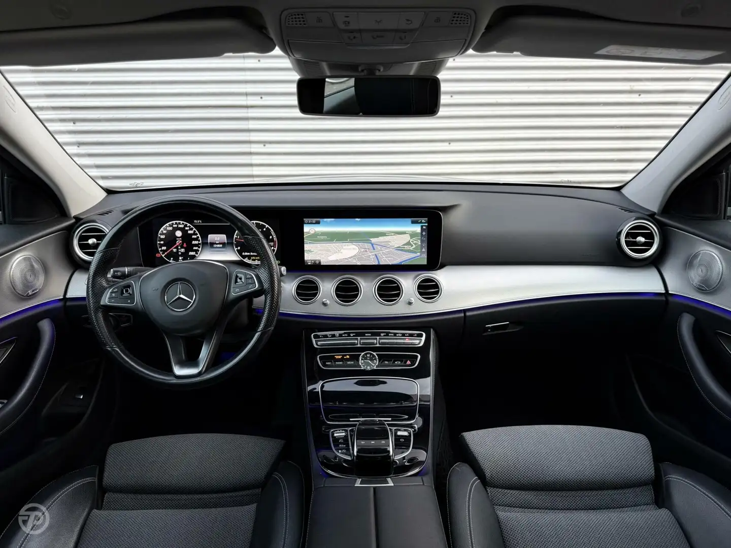 Mercedes-Benz E 220 d Prestige Plus Grijs - 2
