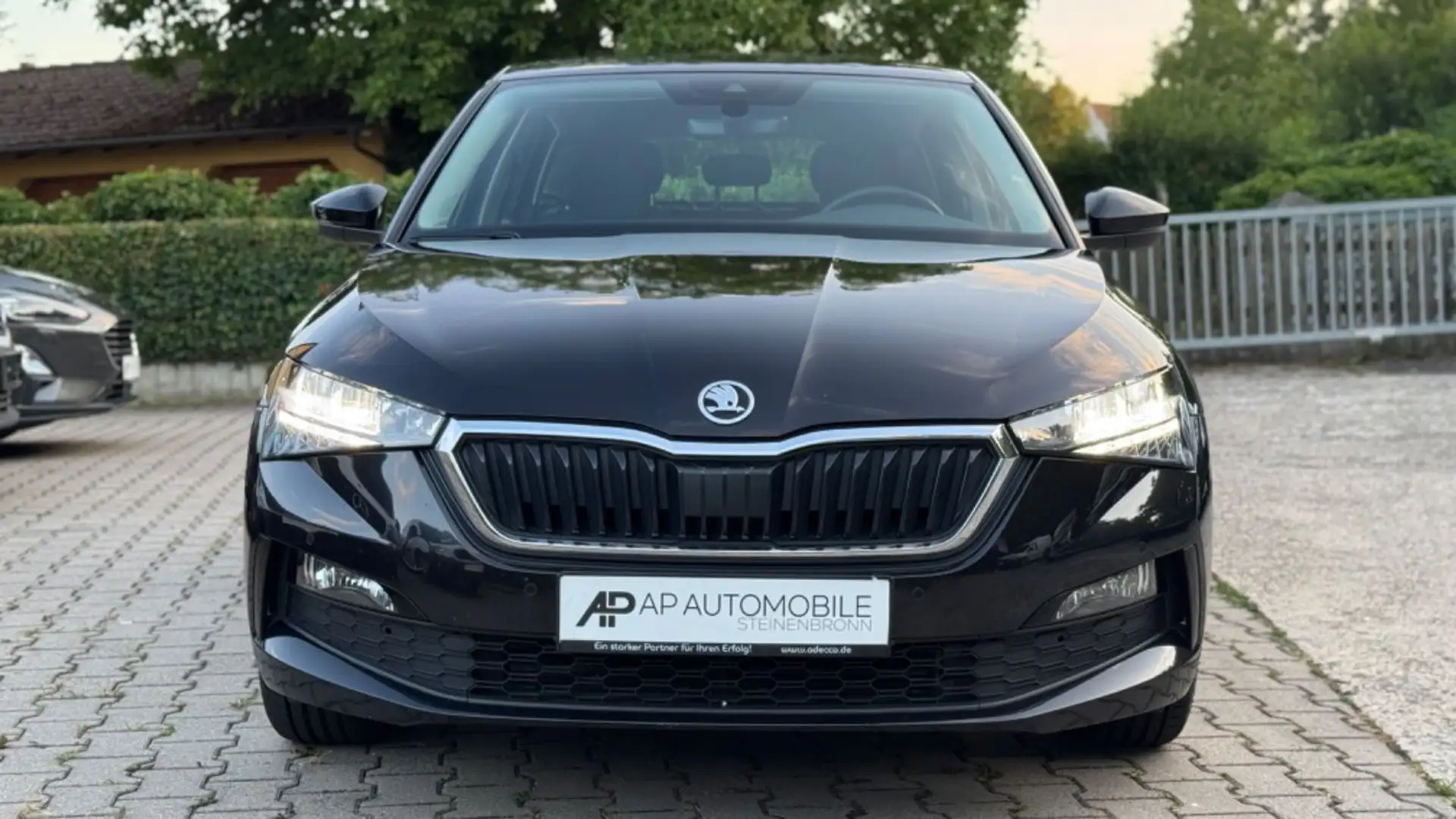 Skoda Scala 1.0 TSi Ambition Automatik 1H/LED/SHZ/SHA Schwarz - 2