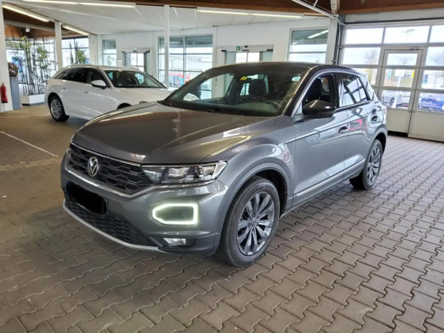 Volkswagen T-Roc Sport 1.5 TSI DSG Gris - 2