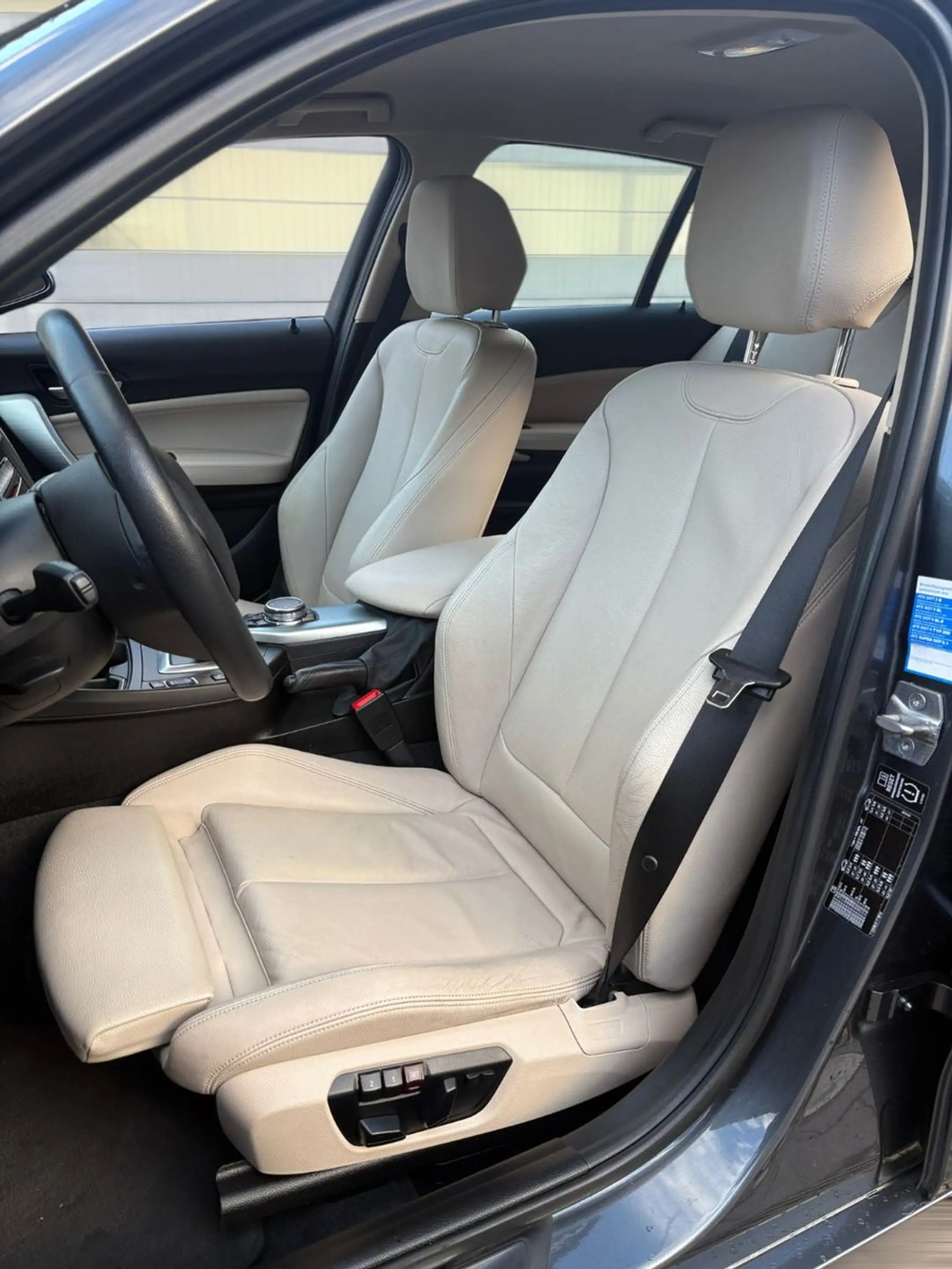 BMW 118 d Automatik 2.Hd Kamera Assistent Leder LED — photo 4