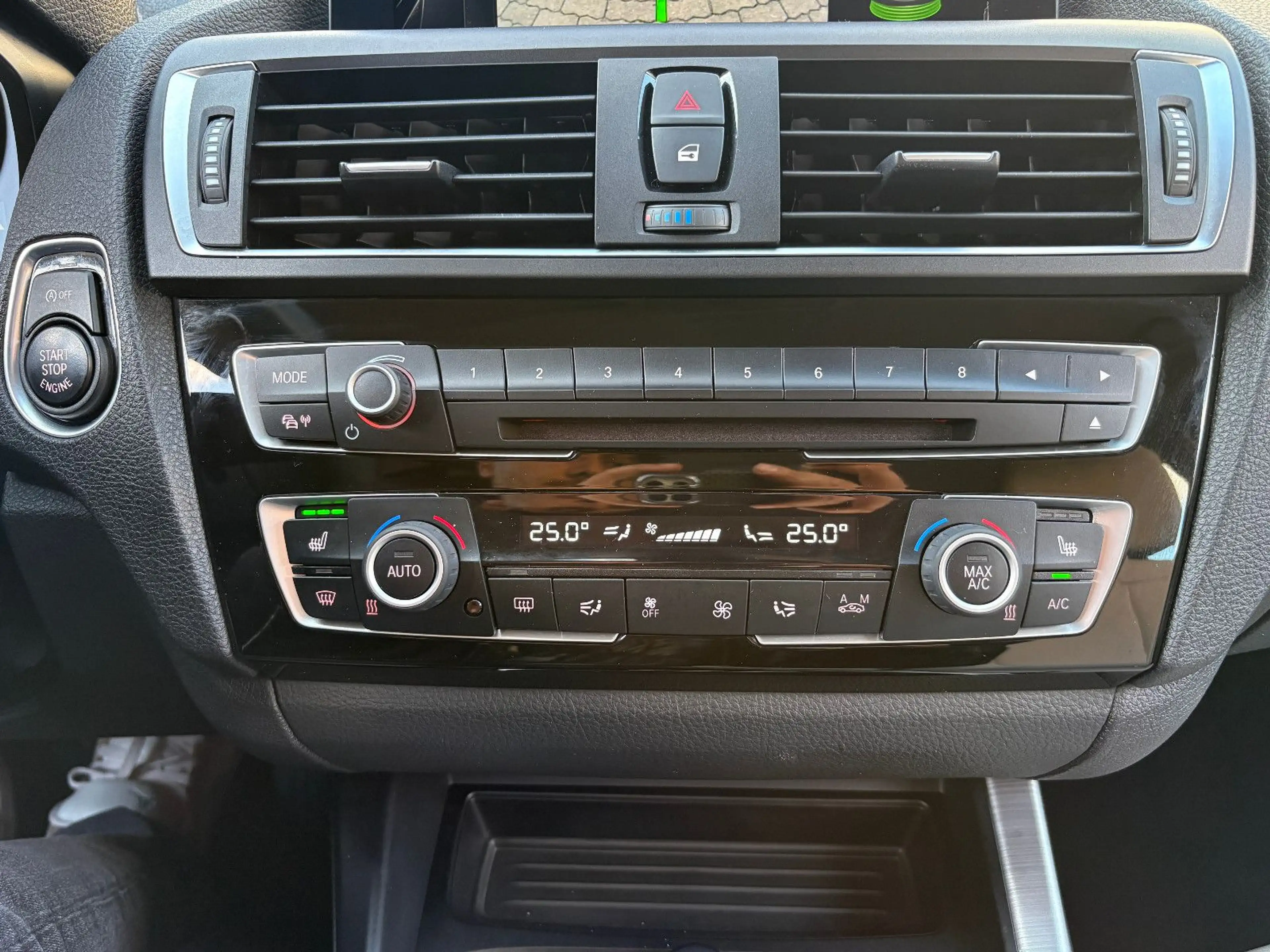 BMW 118 d Automatik 2.Hd Kamera Assistent Leder LED — photo 17