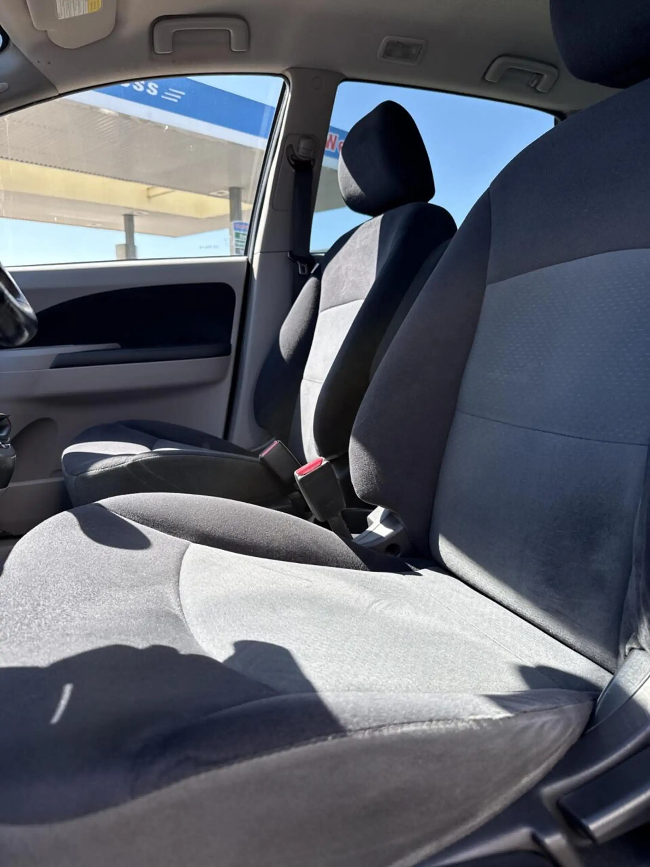 Mitsubishi Grandis 2.4-16V InSport — photo 6