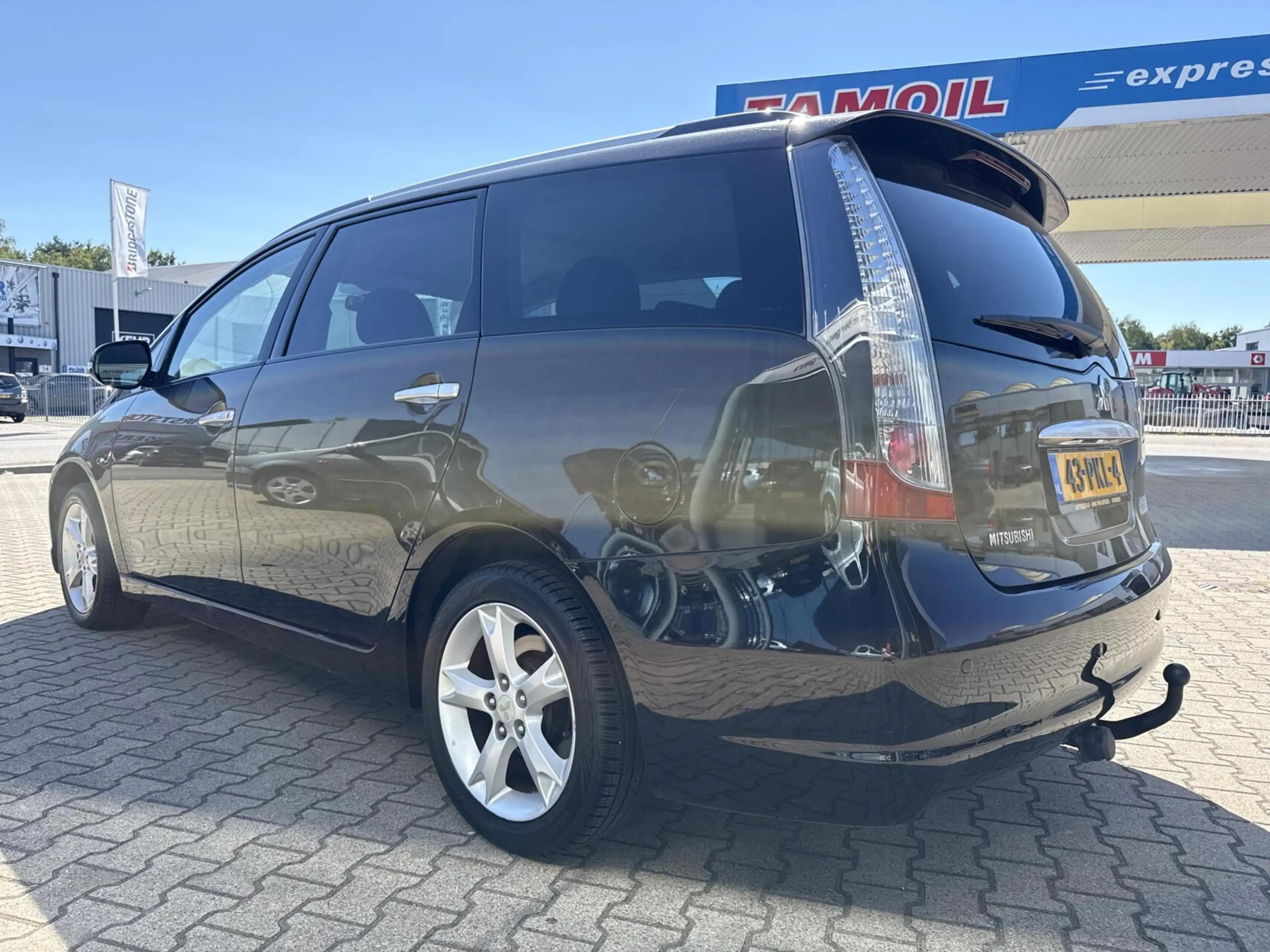 Mitsubishi Grandis 2.4-16V InSport — photo 3