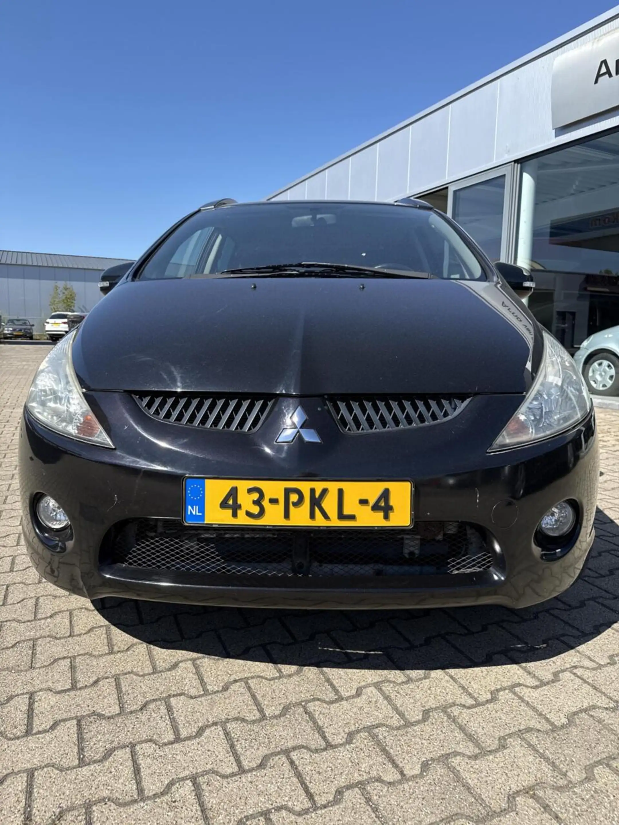 Mitsubishi Grandis 2.4-16V InSport — photo 9